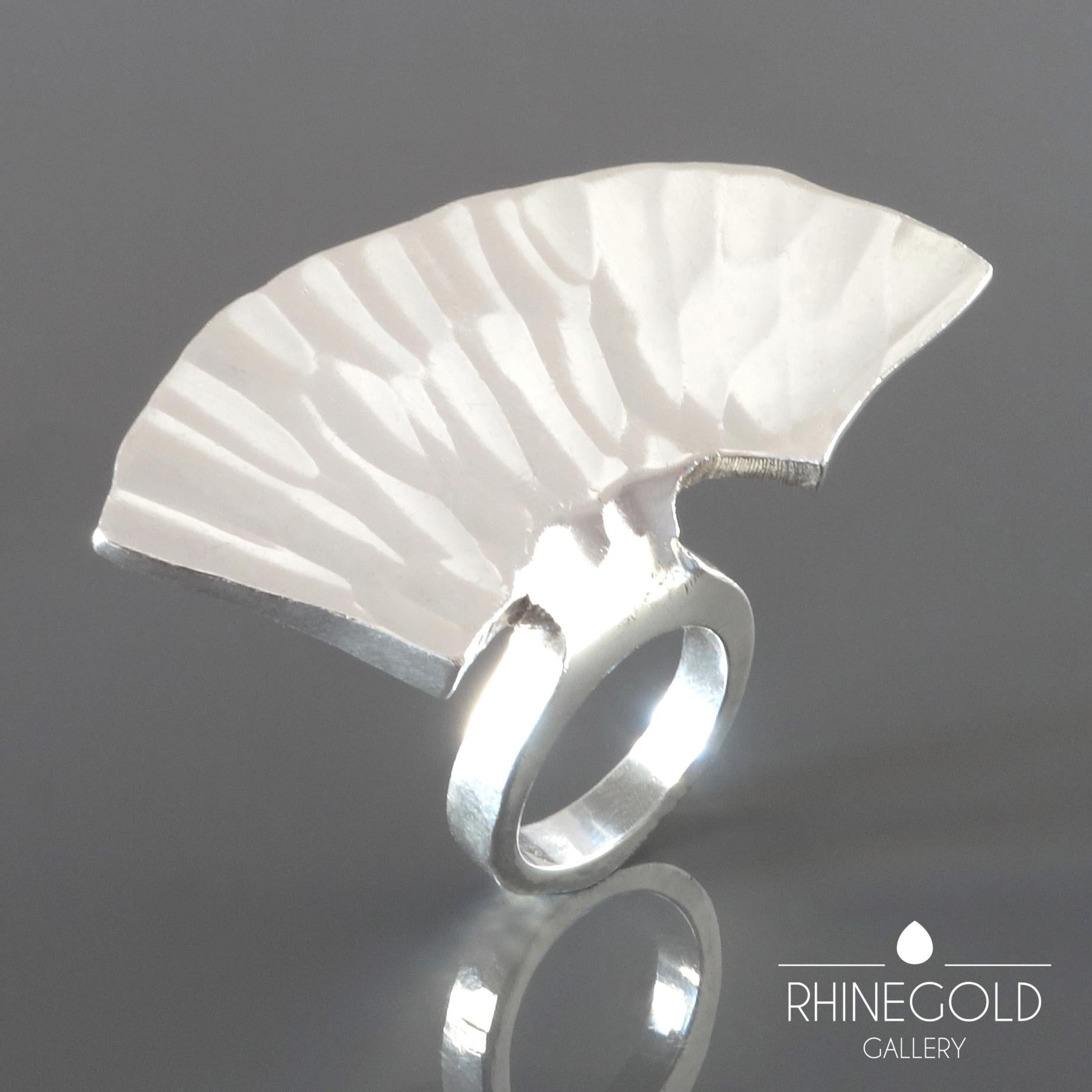 Rey Urban for Åge Fausing ‘Fluke’ Sculptural Scandinavian Modernist Silver Ring In Good Condition For Sale In Dusseldorf, NRW