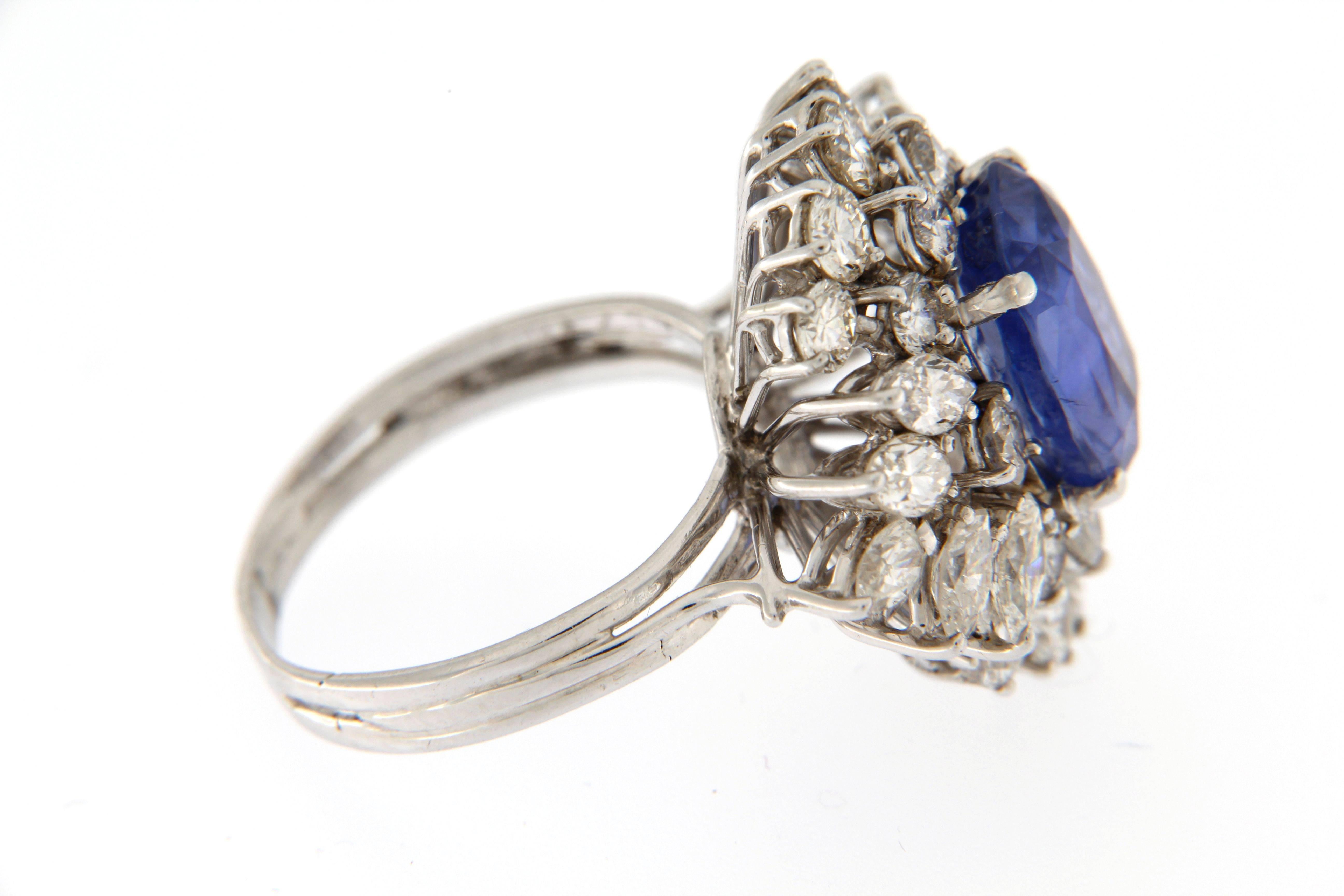 5.17 Carat Natural Ceylon Sapphire Diamond Gold Ring In Excellent Condition In Florence, IT