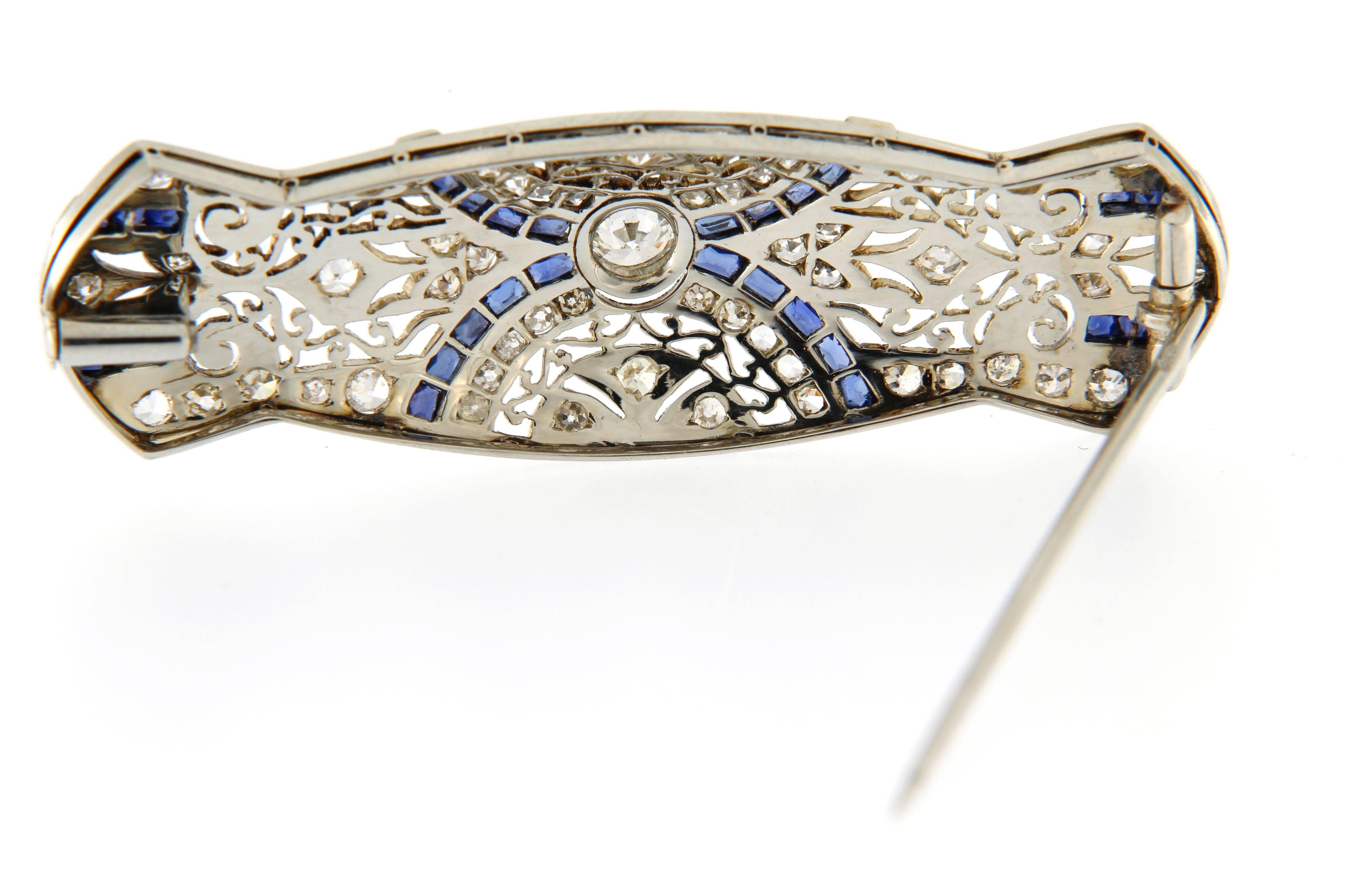 Art Deco 1930s Sapphire Diamond Gold Brooch For Sale