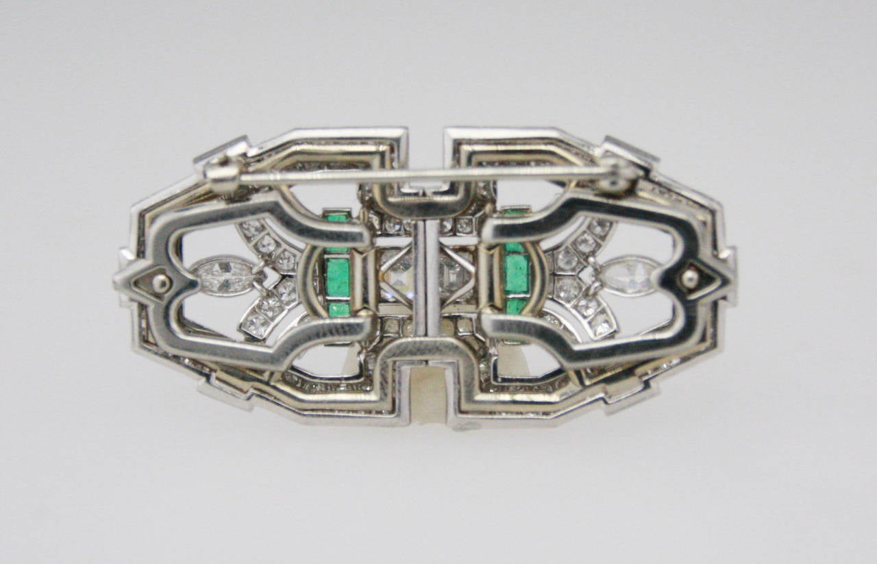 Women's 8 Carat Art Deco Double Clip Emerald Diamond Platinum Brooch For Sale