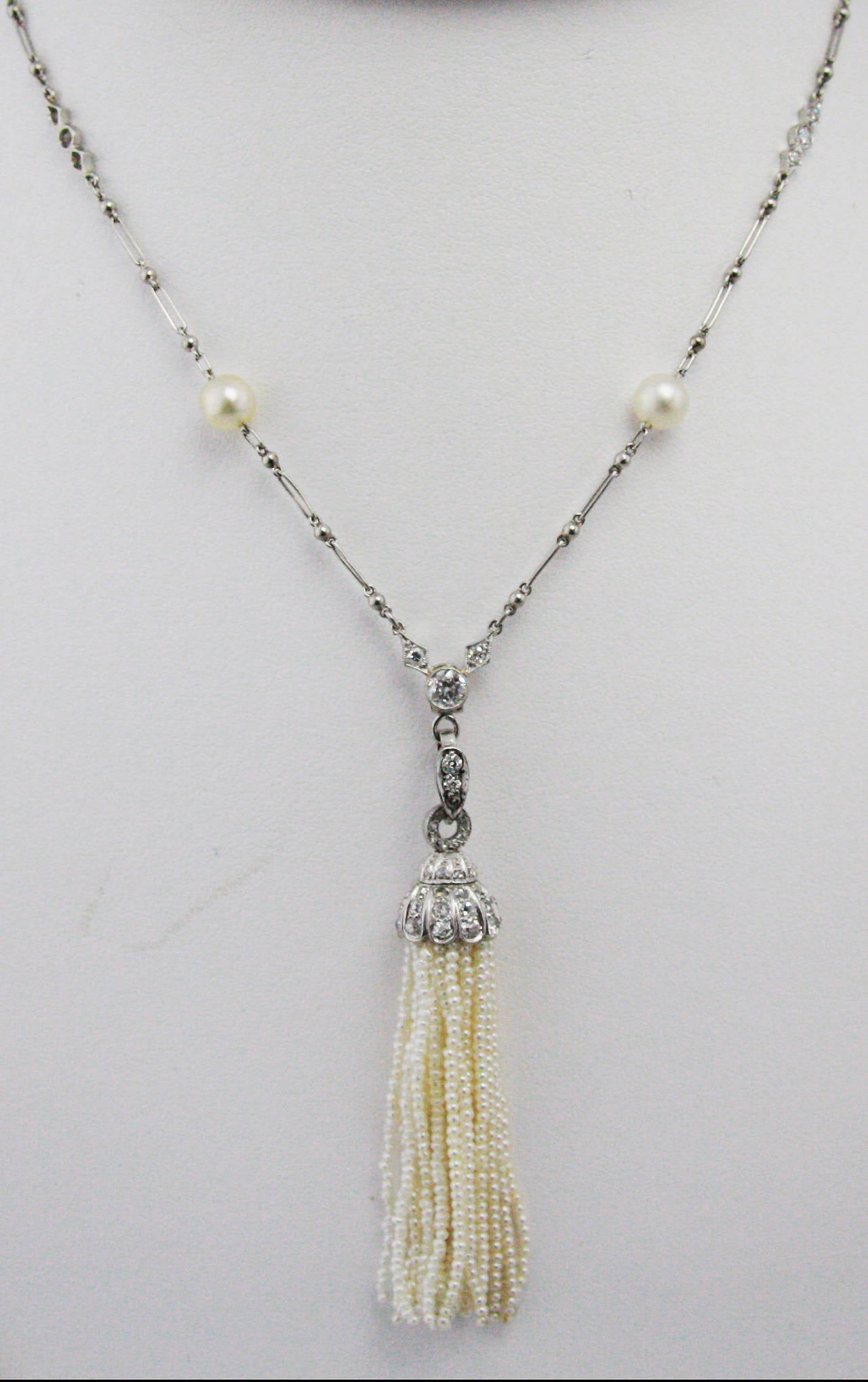 Pearl and Diamond  Necklace in Platinum In Excellent Condition In Bay Harbor Islands, FL