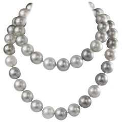 Collana di perle coltivate di colore naturale di Tahiti