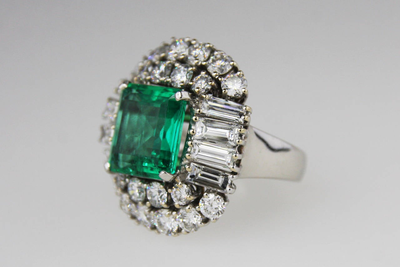 5.59 Carat Colombian Emerald Diamond Platinum Ring In New Condition In Bay Harbor Islands, FL