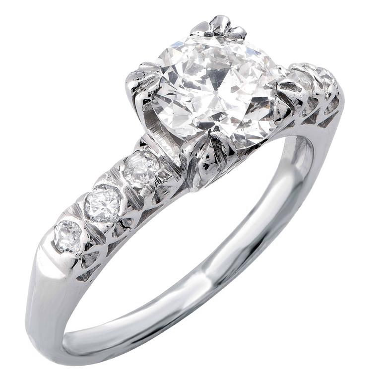 Vintage 1.05 Carat Vintage Platinum Engagement Ring For Sale