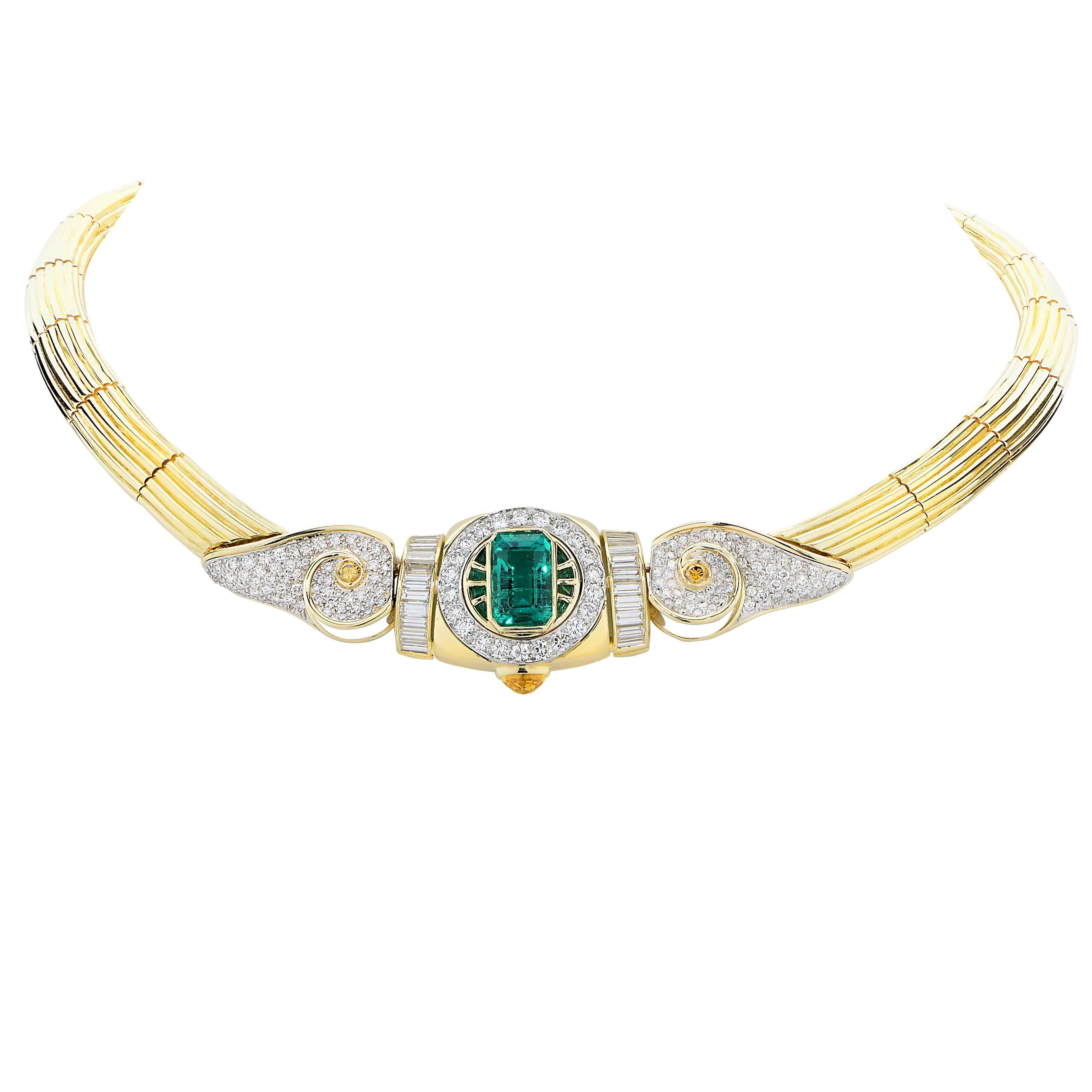 Modern  AGL Graded 4.4 Carat Colombian Emerald and Diamond Necklace For Sale