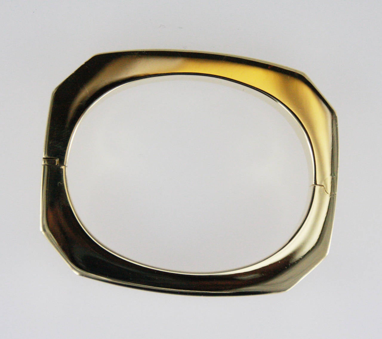 Women's Italian 18 Karat Yellow Gold Bangle Bracelet Circa 1980