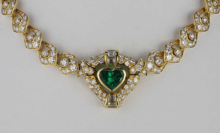 Italian Emerald Diamond and Gold Necklace In New Condition In Bay Harbor Islands, FL