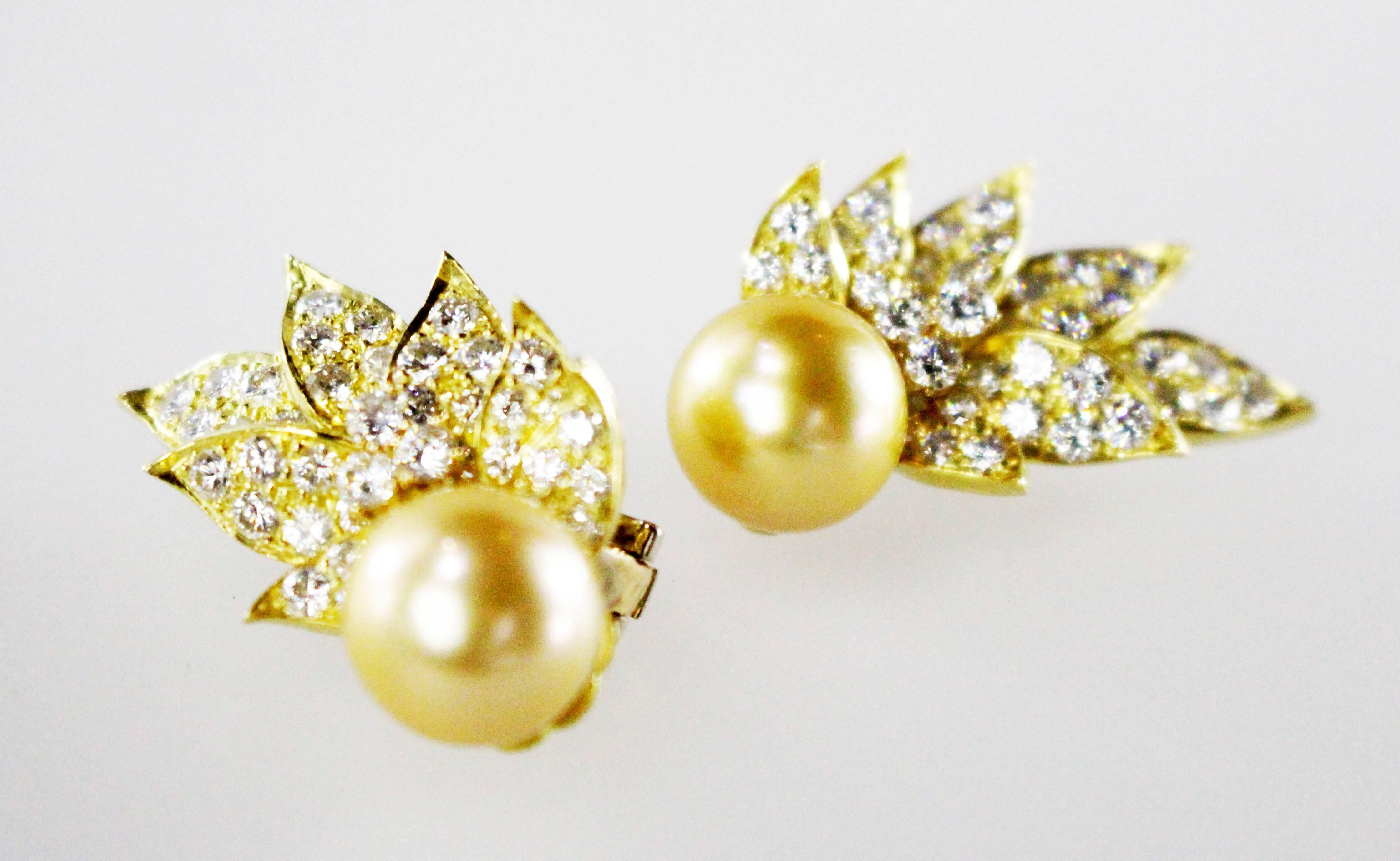 Golden South Sea Cultured Pearl Diamond Gold Ear Clips.  In Excellent Condition For Sale In Bay Harbor Islands, FL