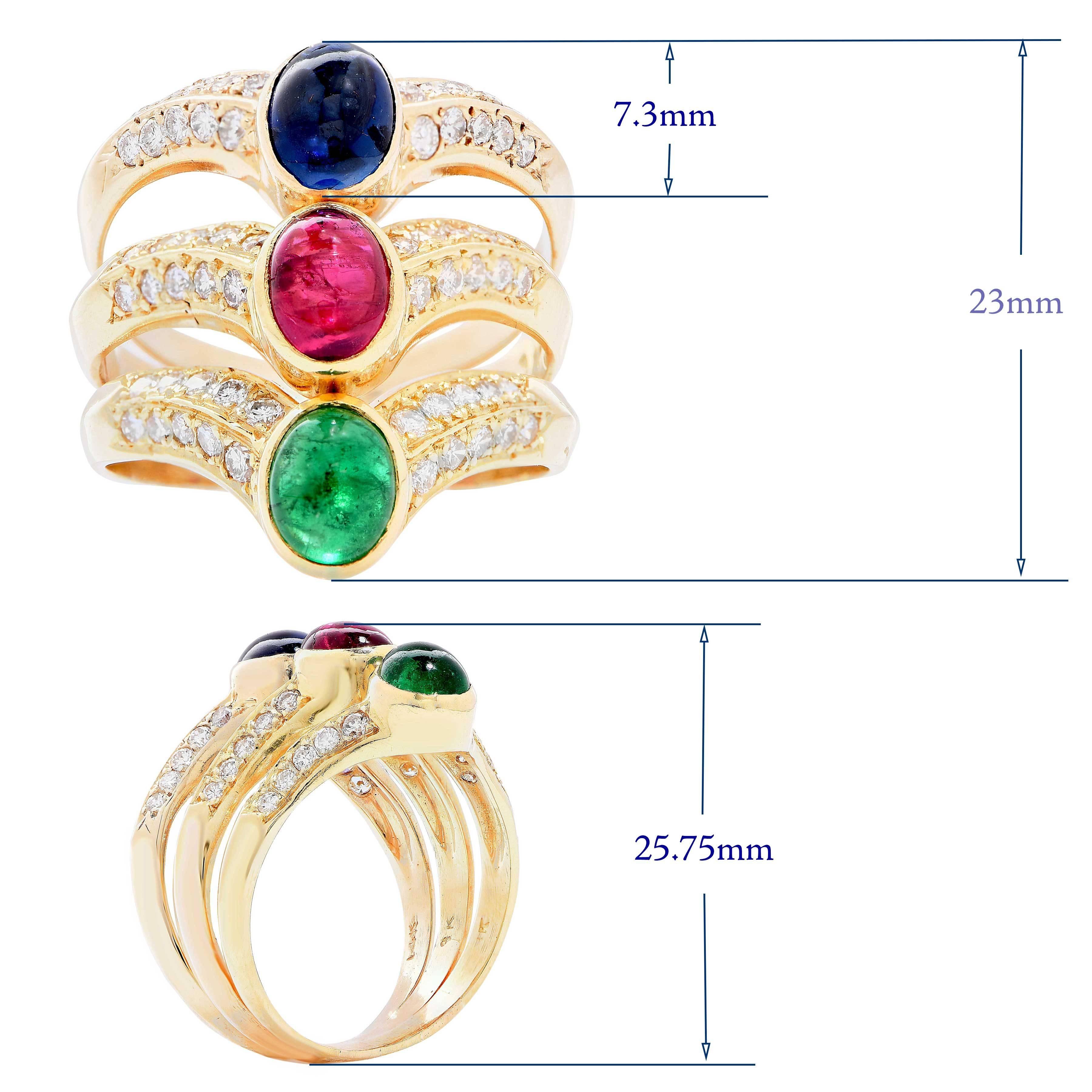 Bague à trois rangées de rubis, émeraudes, saphirs et diamants en or jaune 18 carats en vente 2