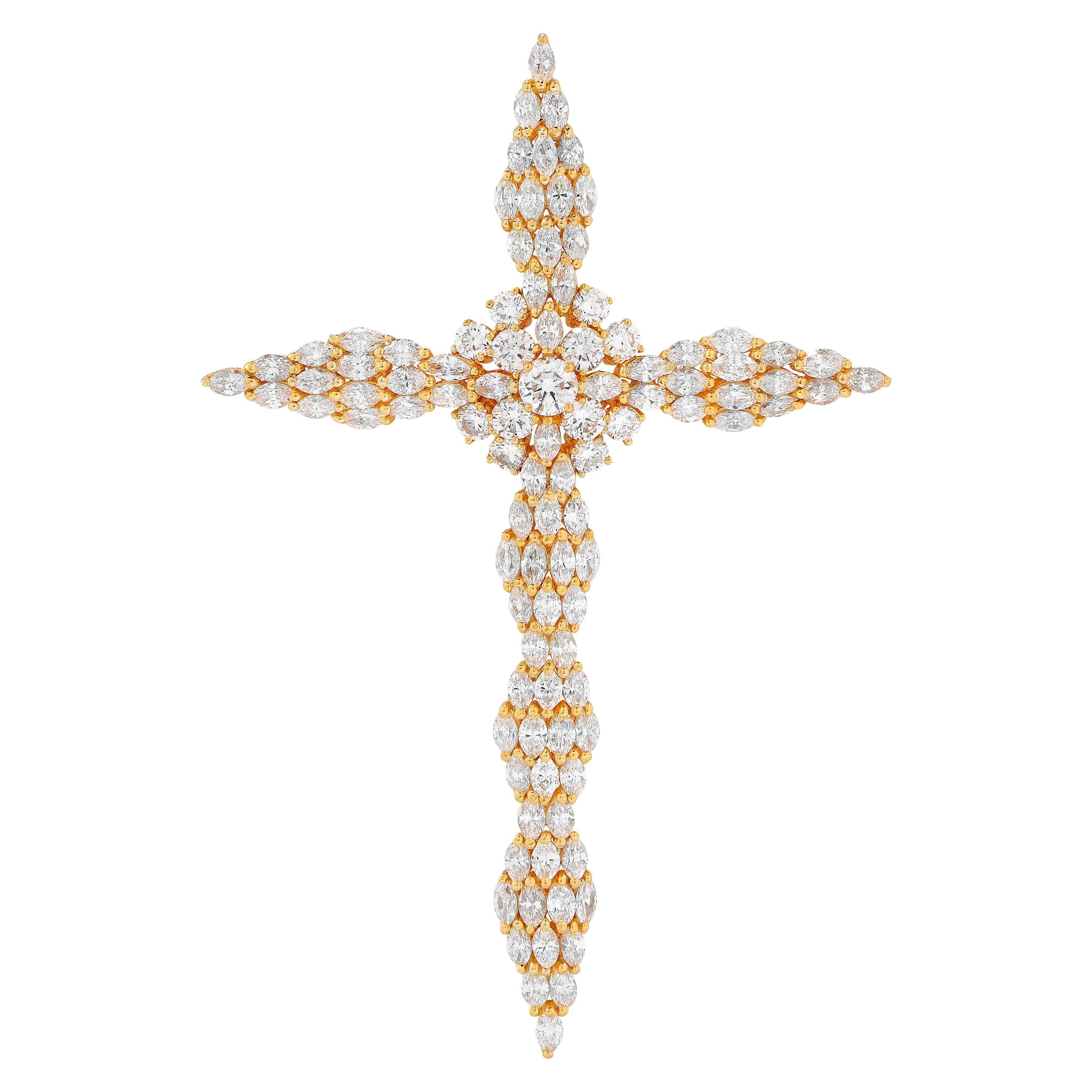Grande croix de diamants comprenant 88 diamants marquises et 13 diamants ronds pour un total de  poids de 10,93 cts.
Cette magnifique croix vivante mesure 3,5 pouces de haut et 2,5 pouces de large.

Type de métal : Or jaune 18Kt
Métal Poids : 15,9