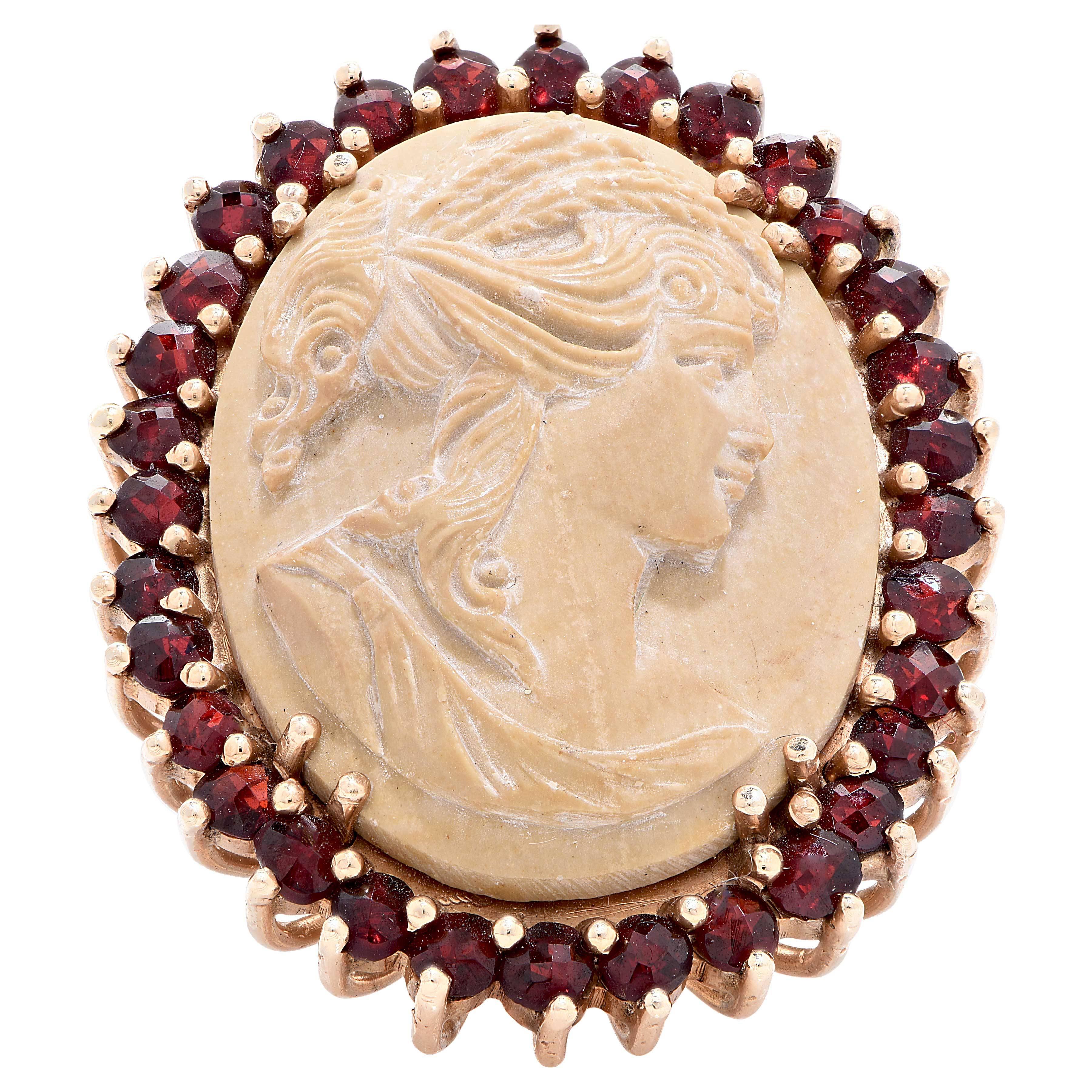 Lava Cameo and Garnet Gold Ring. 4