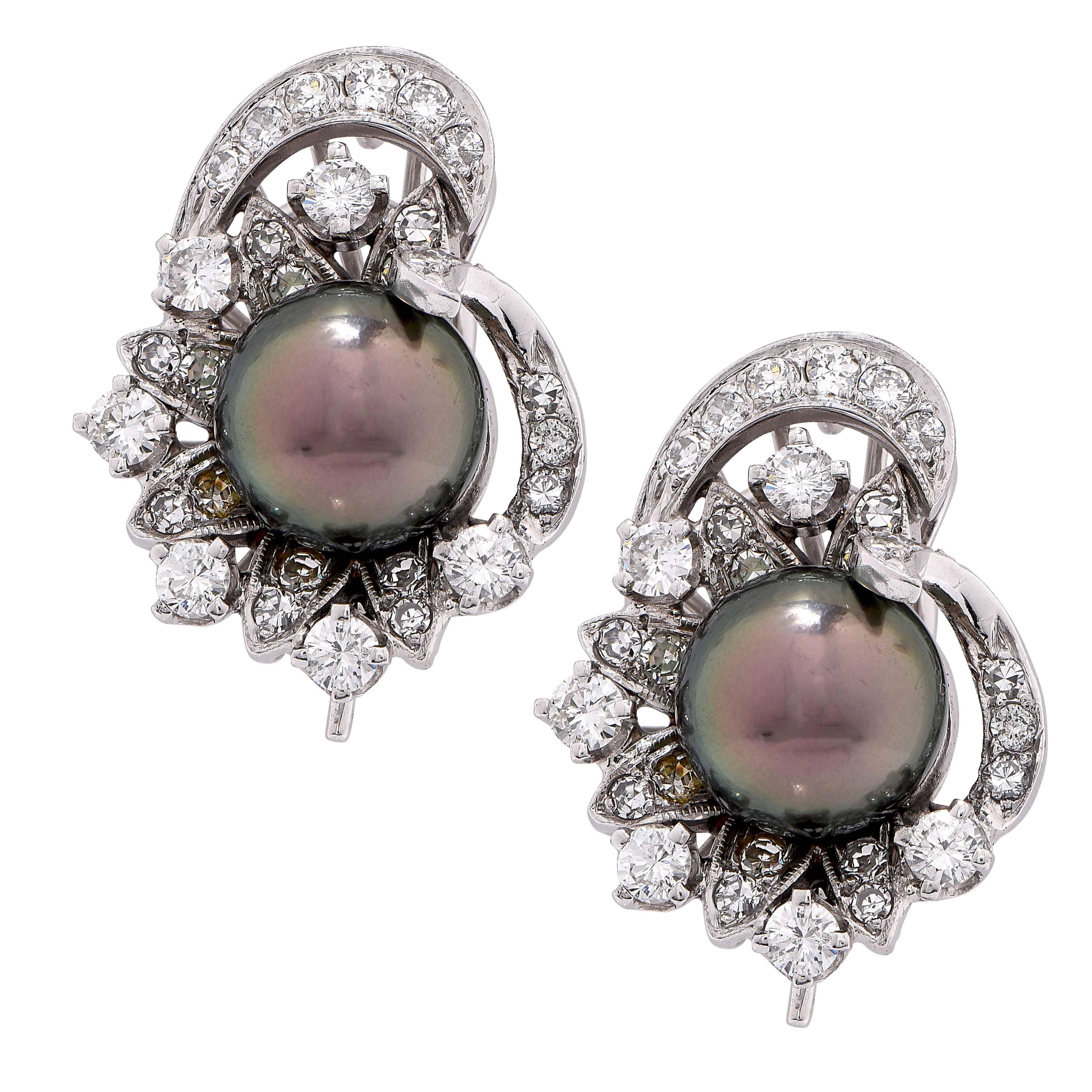 9.8 mm Tahitian Pearl 3.5 Carats Diamonds Gold Ear Clips In Excellent Condition For Sale In Bay Harbor Islands, FL