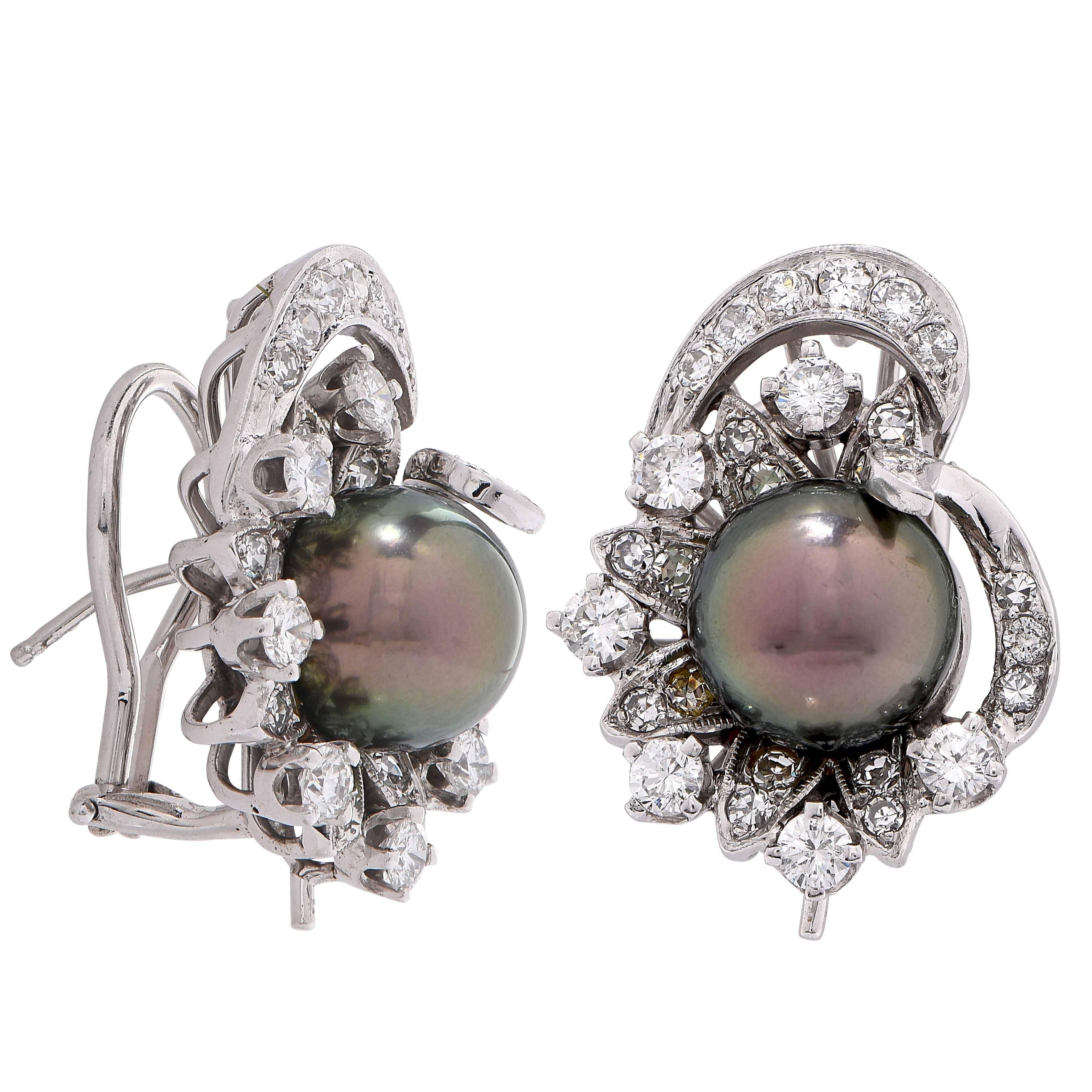 Women's 9.8 mm Tahitian Pearl 3.5 Carats Diamonds Gold Ear Clips For Sale
