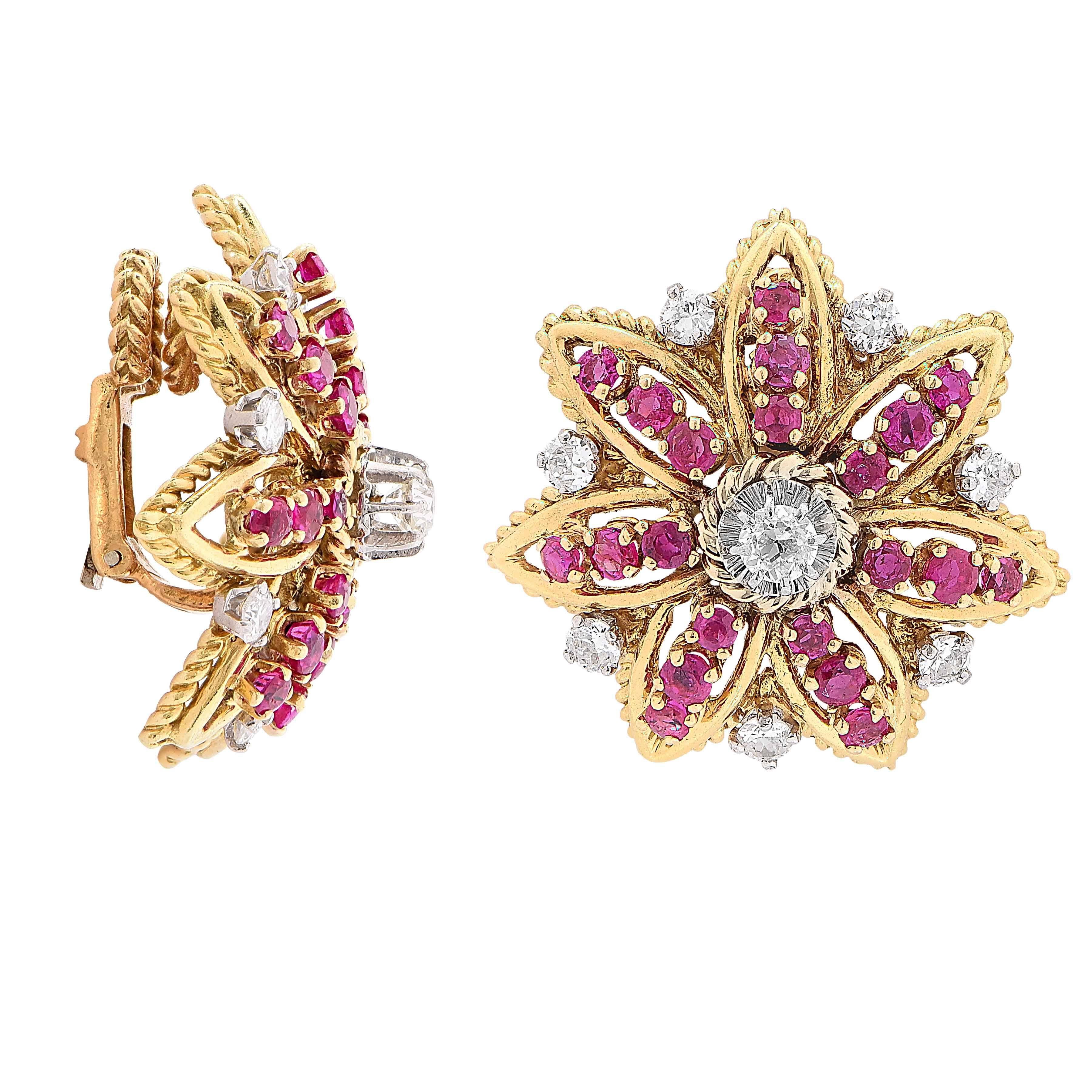 1970er Jahre Französisch Rubin Diamant Blume Ohr Clips  Damen im Angebot