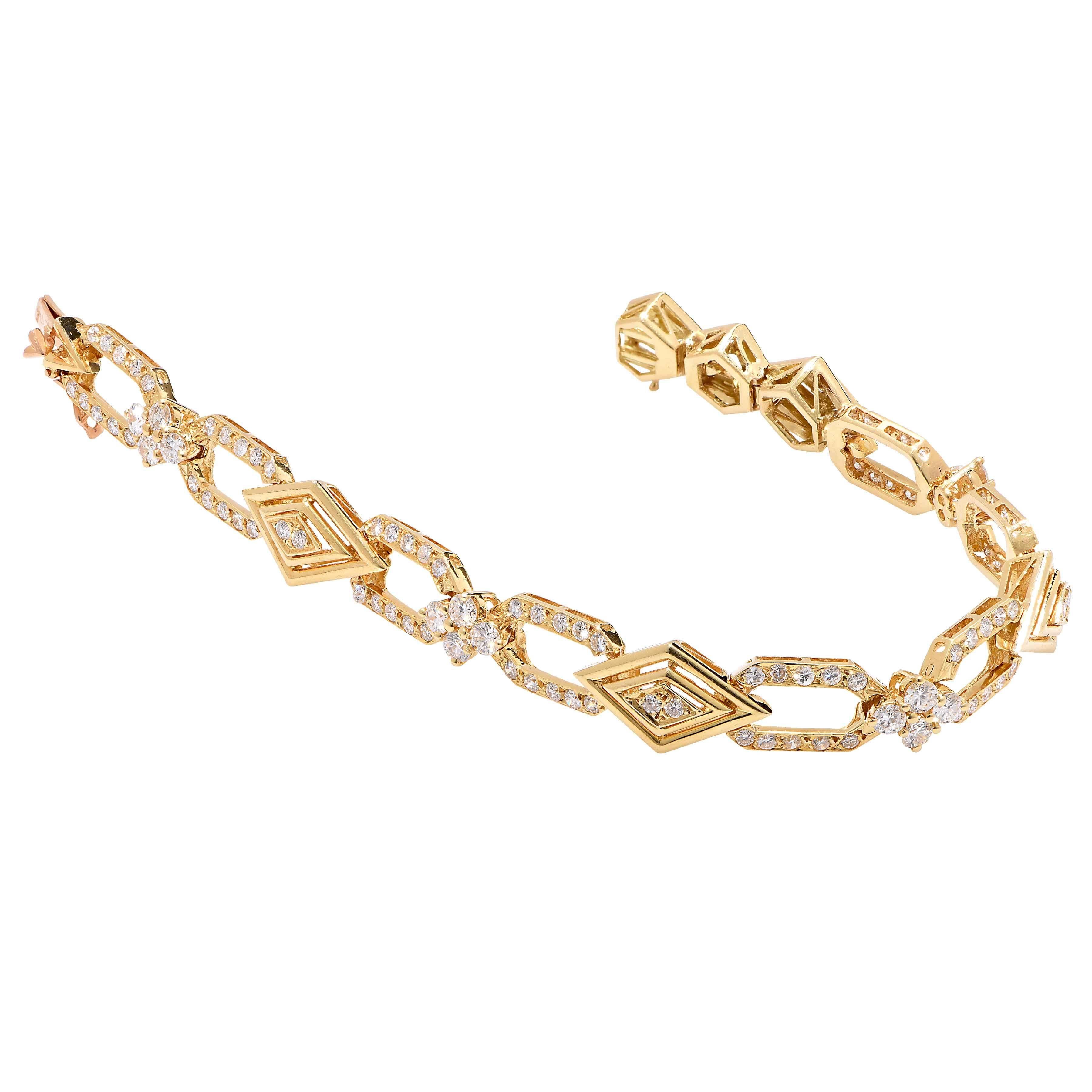 4 Carat Diamond 18 Karat Yellow Gold French Bracelet  In Excellent Condition For Sale In Bay Harbor Islands, FL