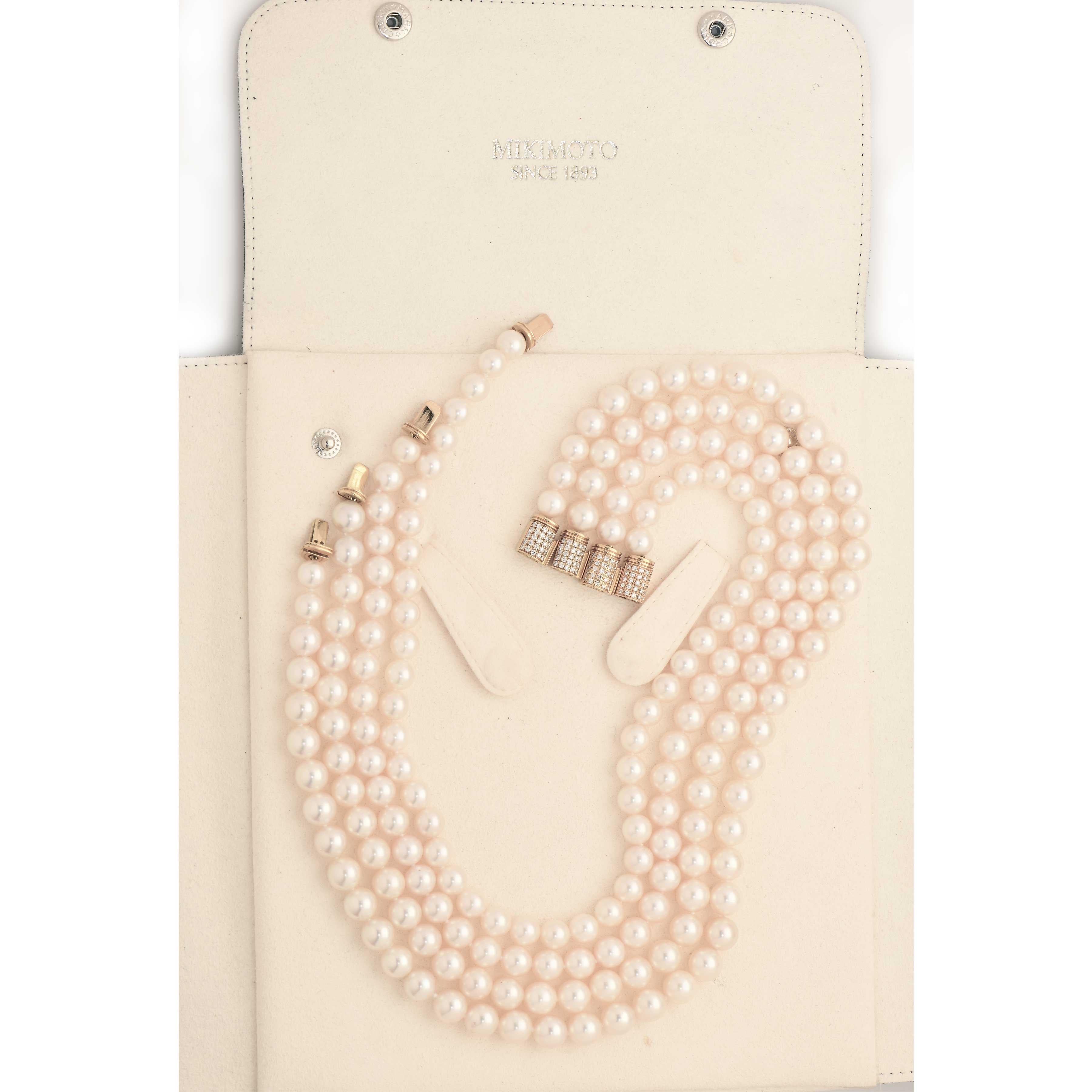 Women's or Men's Mikimoto Very Fine and Very Rare Akoya 4 Strand Pearl Necklace Diamond Clasps For Sale