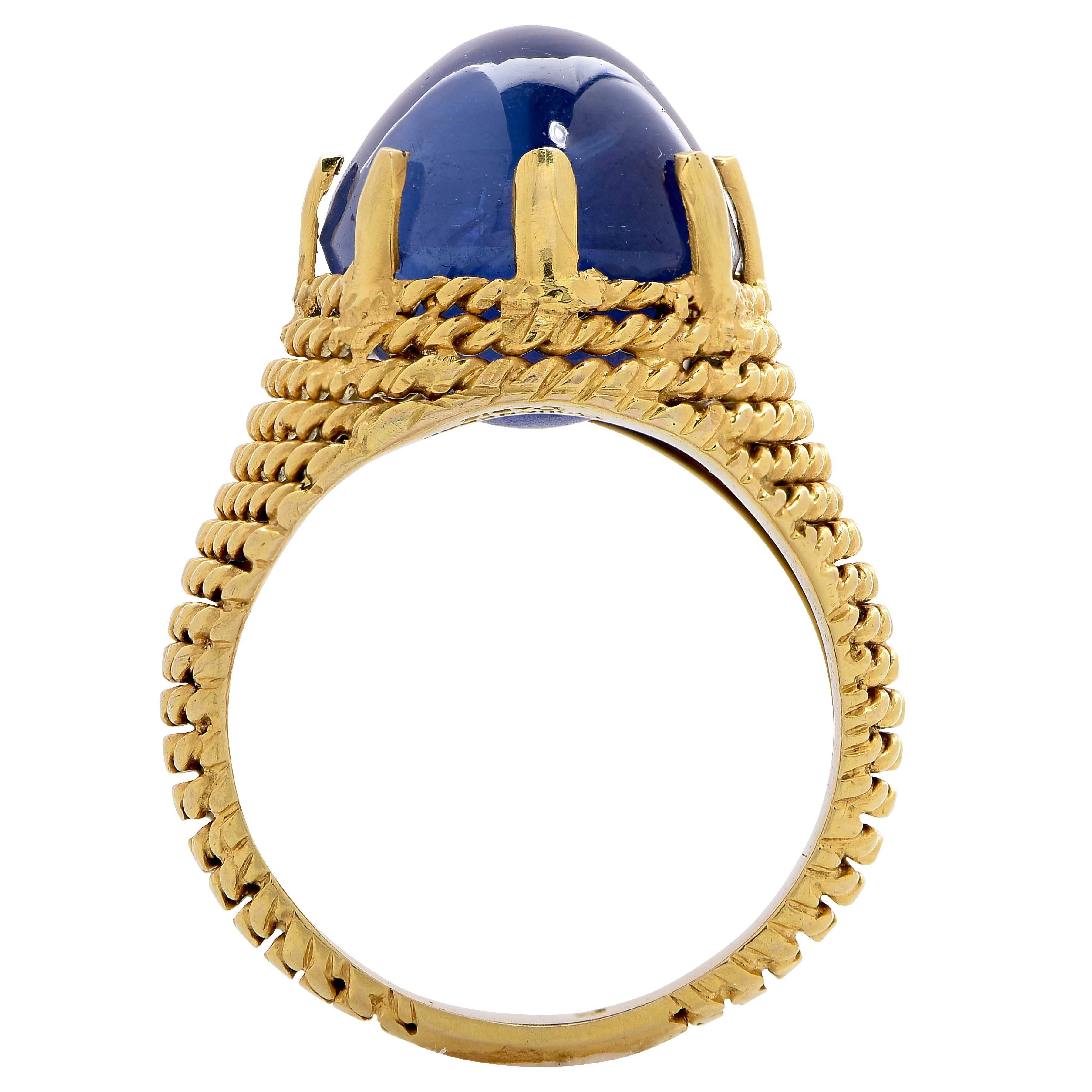 Cabochon Boucheron Paris 19.10 Carat AGL Natural No Heat Star Sapphire Yellow Gold Ring For Sale