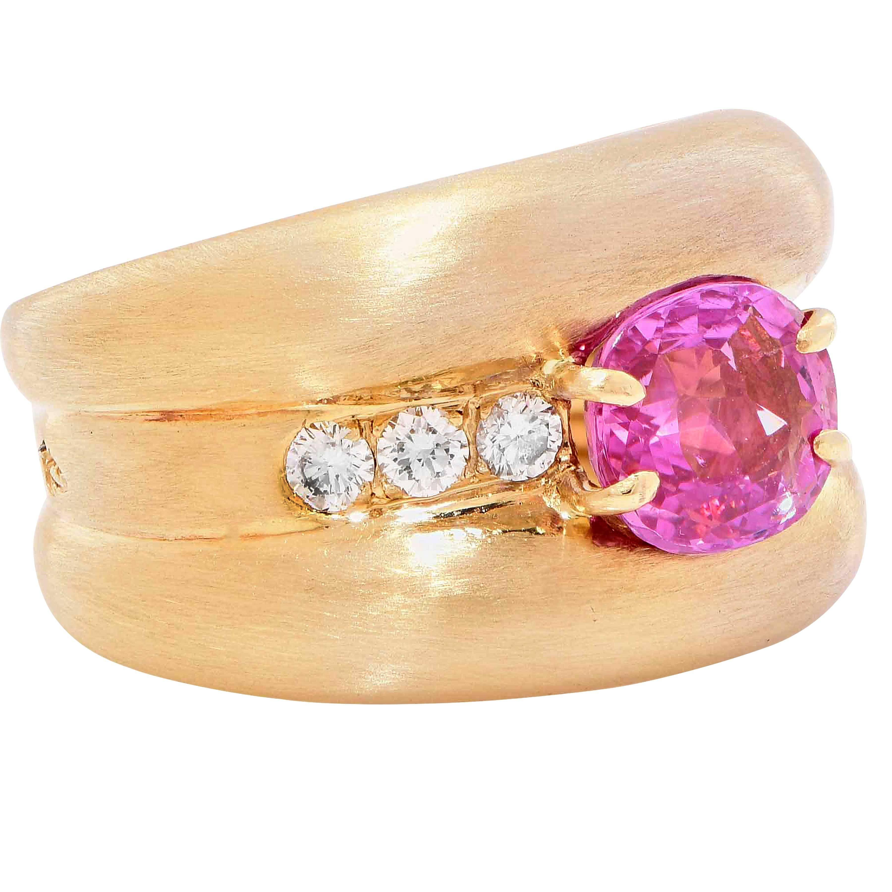 Pink Sapphire and Diamond Ring In Excellent Condition In Bay Harbor Islands, FL