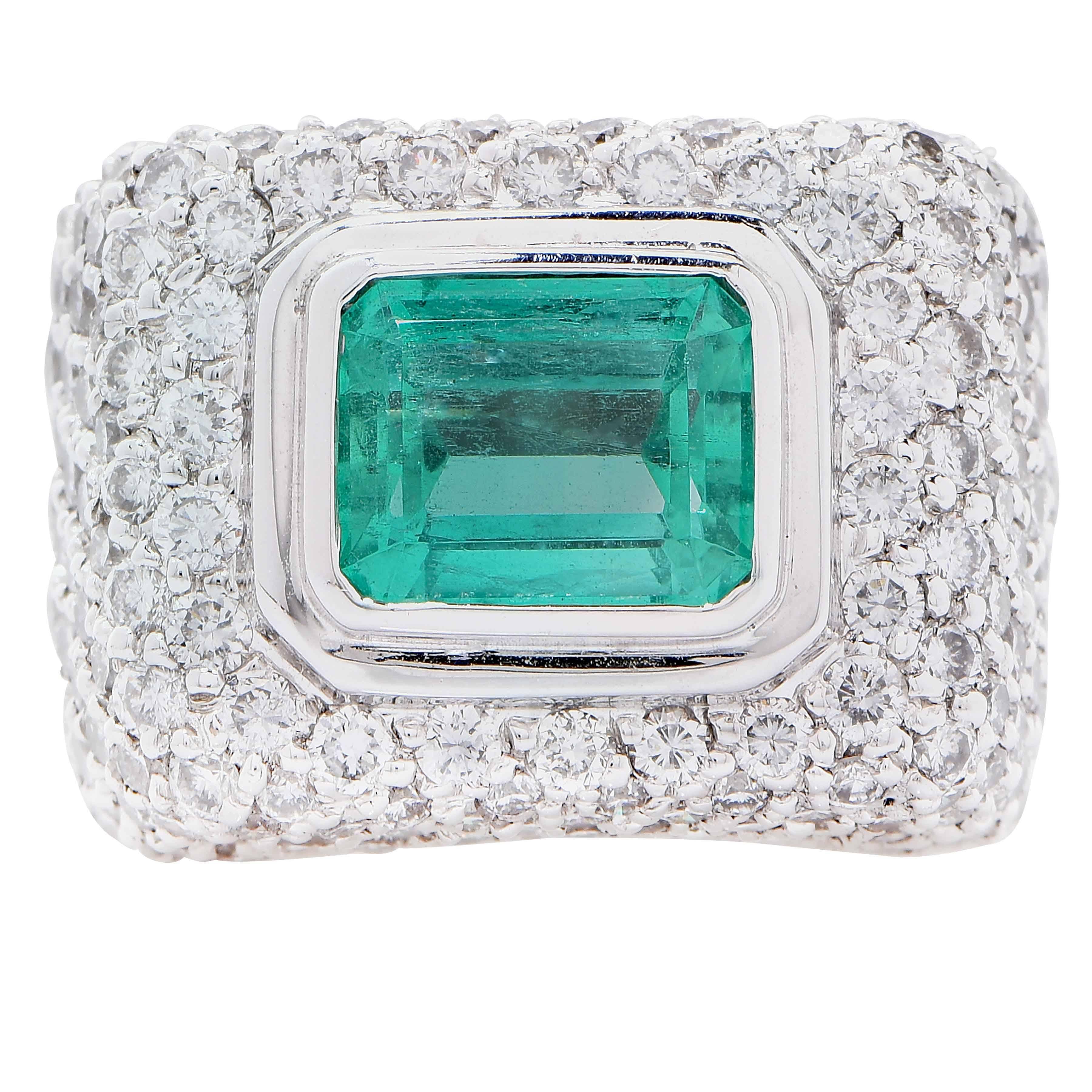 3.10 Carat Natural Emerald and Diamond Cocktail Ring In Excellent Condition In Bay Harbor Islands, FL