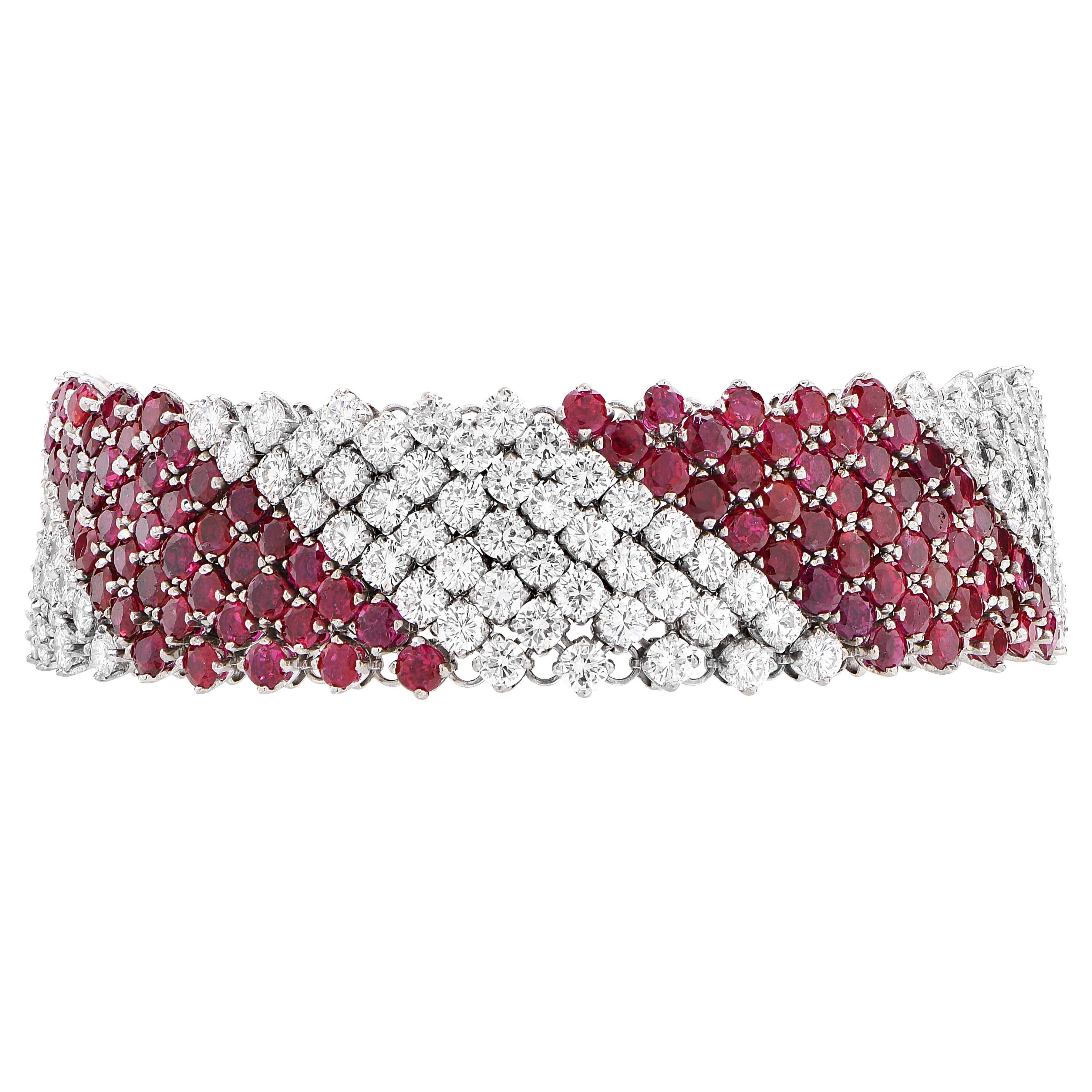 16 Carats Diamond and 19 Carats Ruby 18 Karat White Gold Bracelet In Excellent Condition For Sale In Bay Harbor Islands, FL