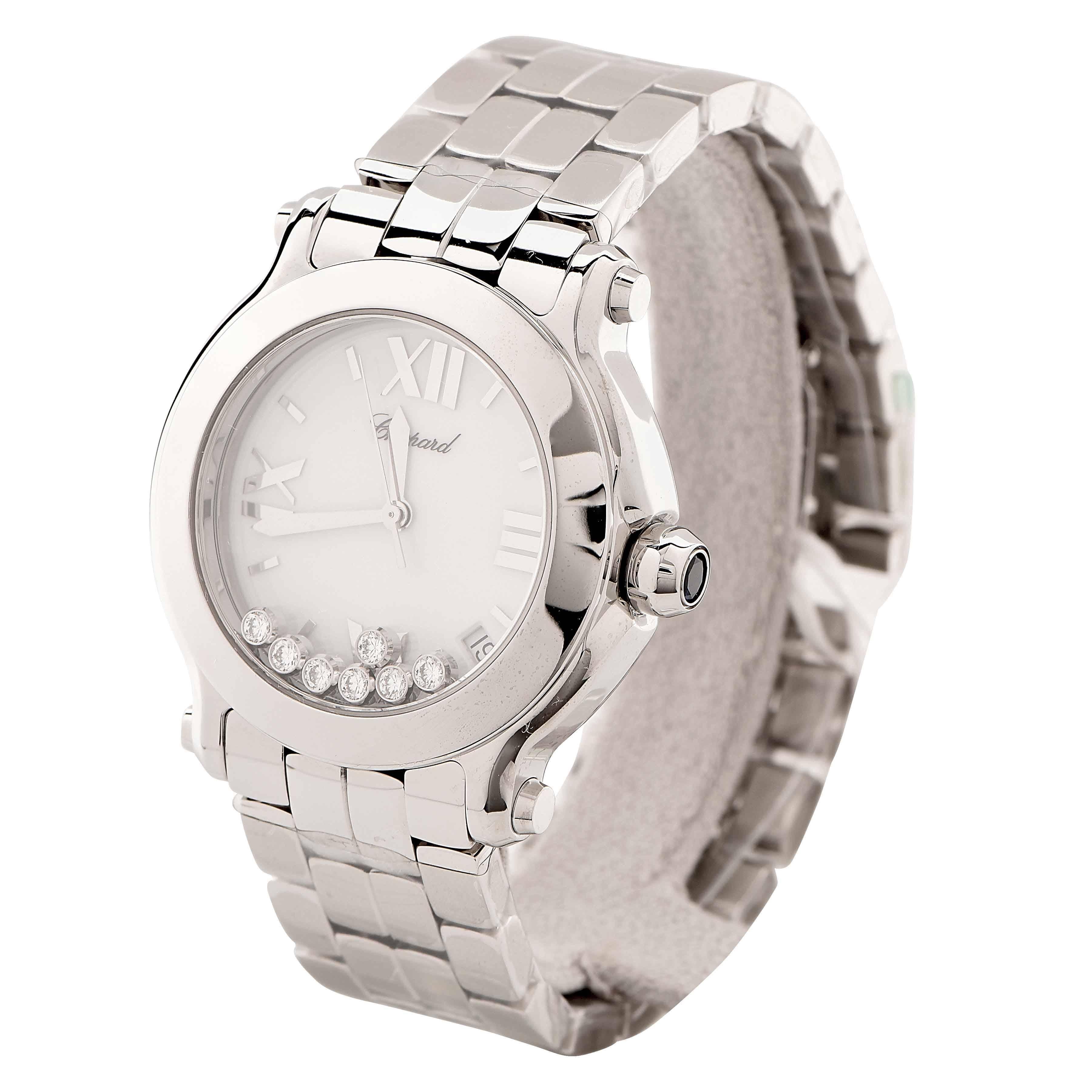This New with Box and Papers Happy Sport 36 mm watch in stainless steel is a unique blend of watchmaking refinement and a contemporary, sporty design, giving this watch power and style. The generously proportioned bezel frames the moving diamonds as