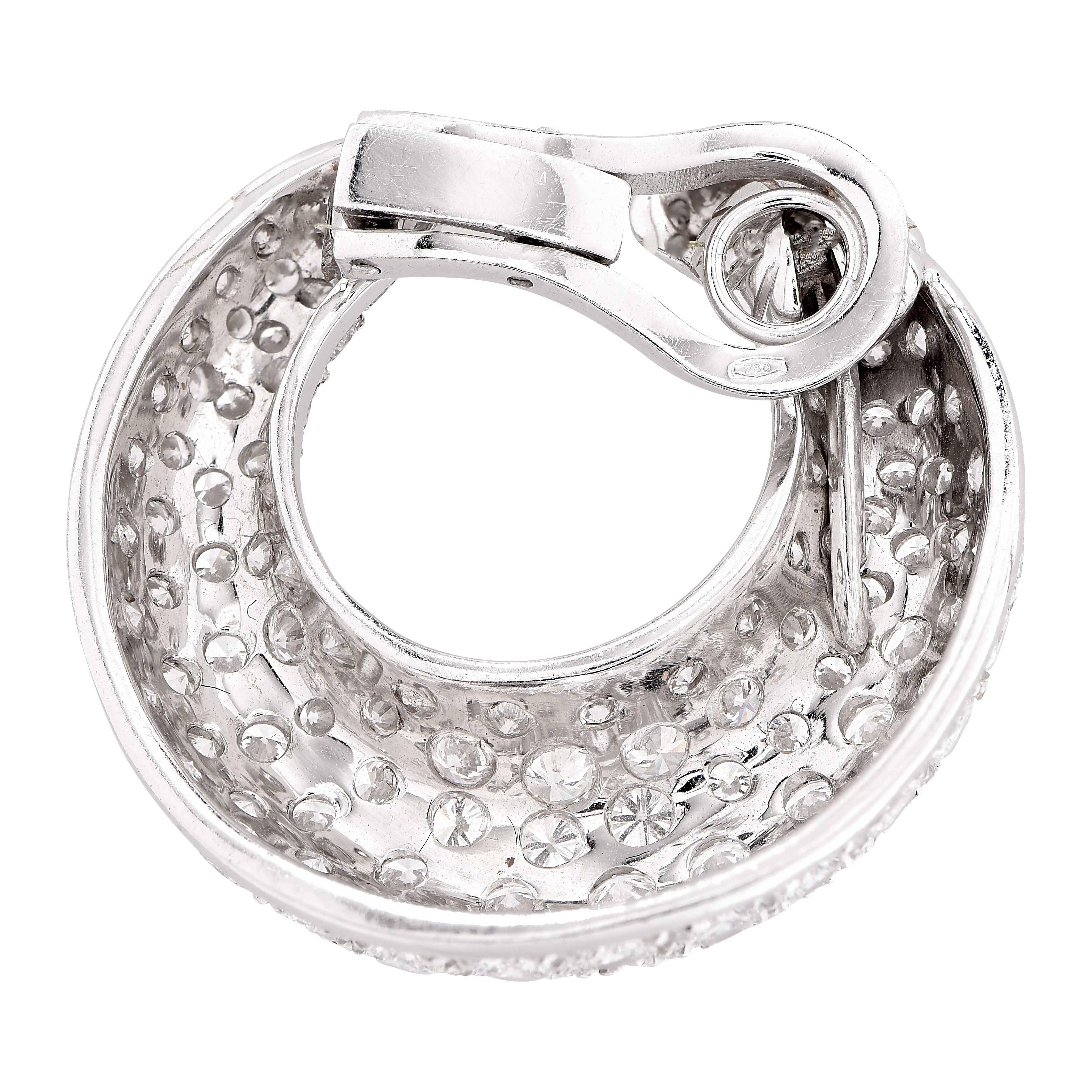 13,5 Karat Gesamtgewicht Diamant Bombe Halbmond Form Clip-Ohrringe für Damen oder Herren im Angebot