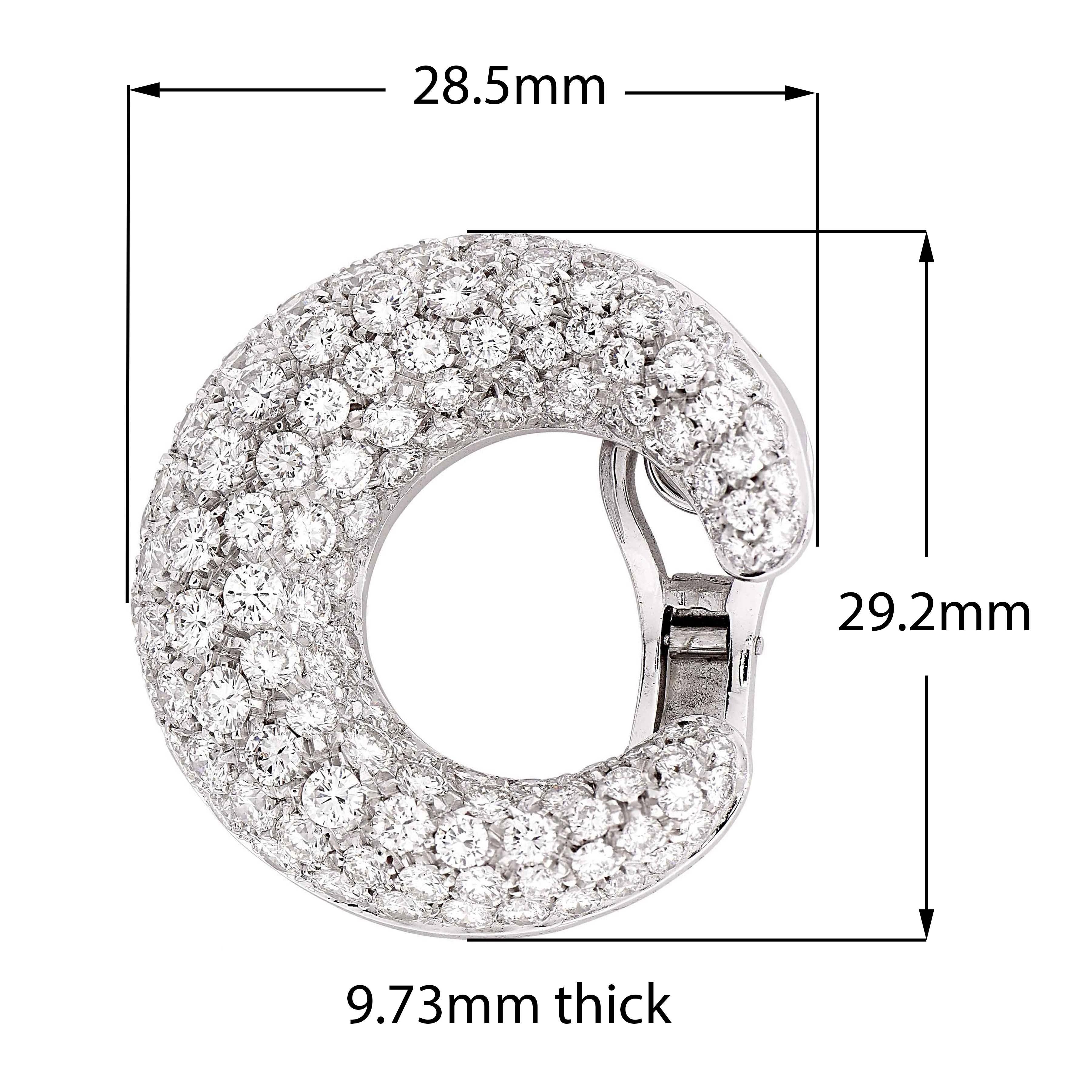 13,5 Karat Gesamtgewicht Diamant Bombe Halbmond Form Clip-Ohrringe im Zustand „Hervorragend“ im Angebot in Bay Harbor Islands, FL