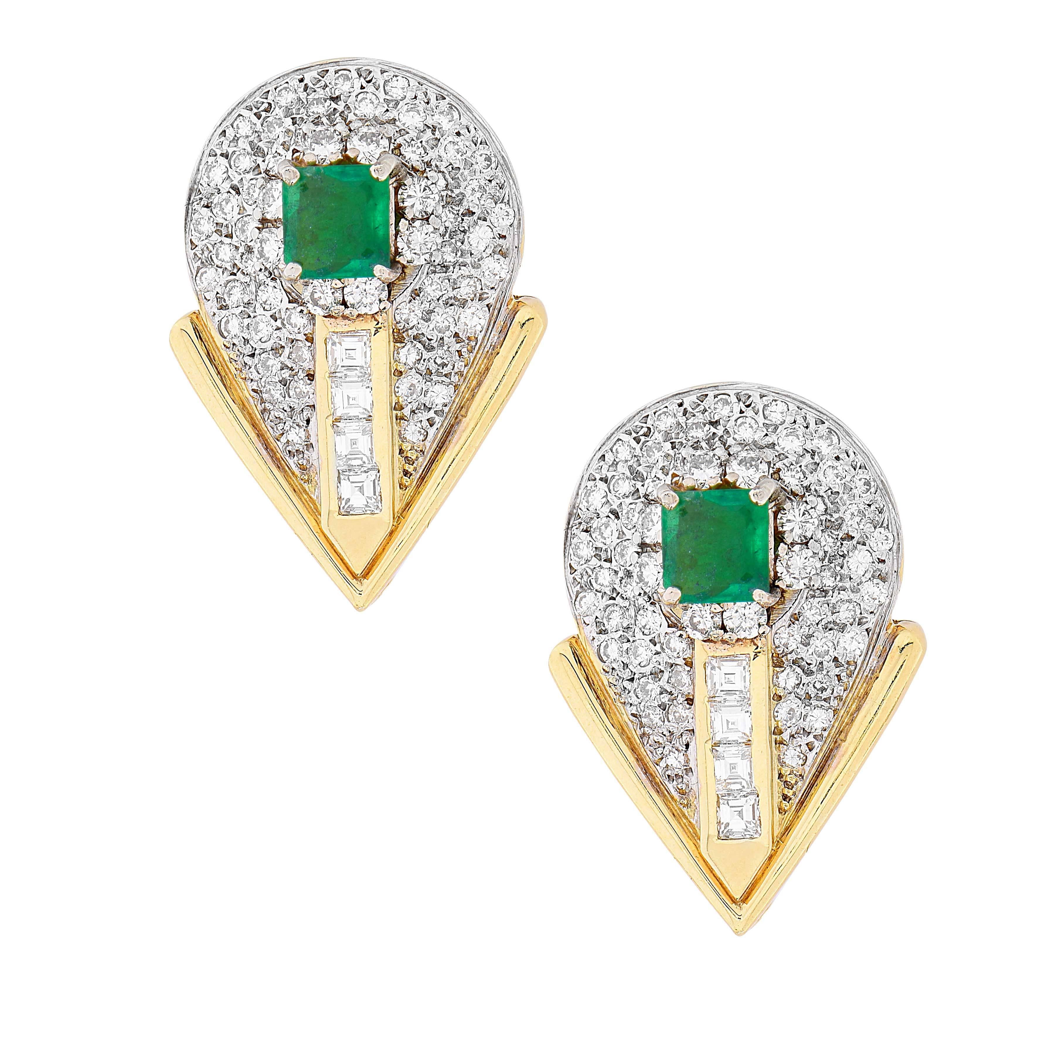 Natural Emerald Diamond Yellow Gold Earrings In Excellent Condition In Bay Harbor Islands, FL