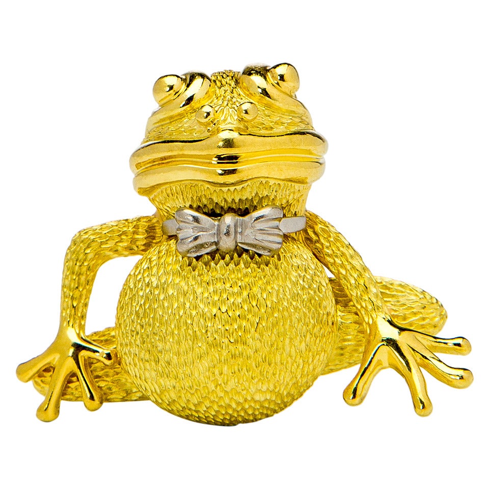 Henry Dunay Whimsical Gold Platinum Frog Pin For Sale