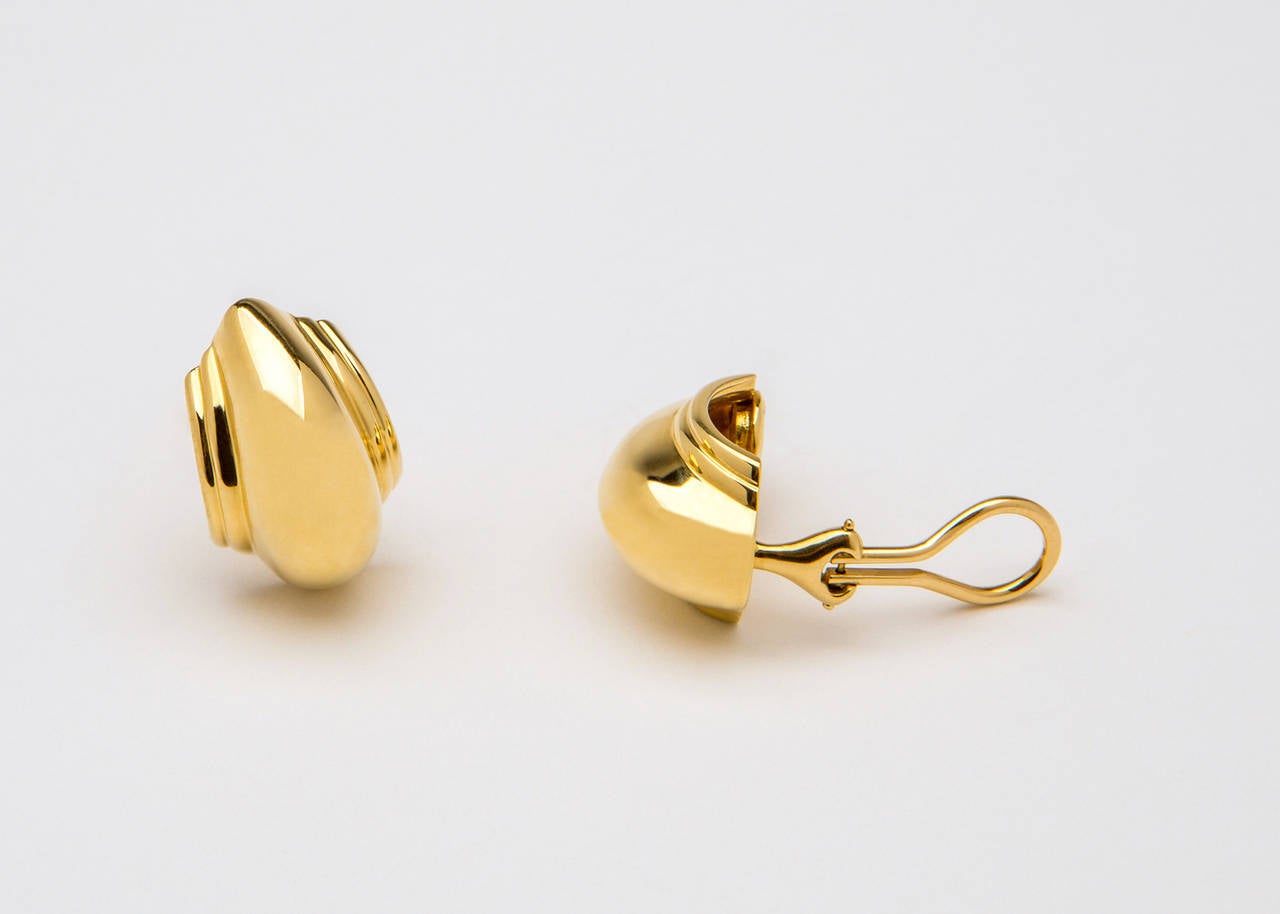 Paloma Picasso adds great style to the classic domed earring. Just over 3/4 of an inch in size ( 21.50mm )