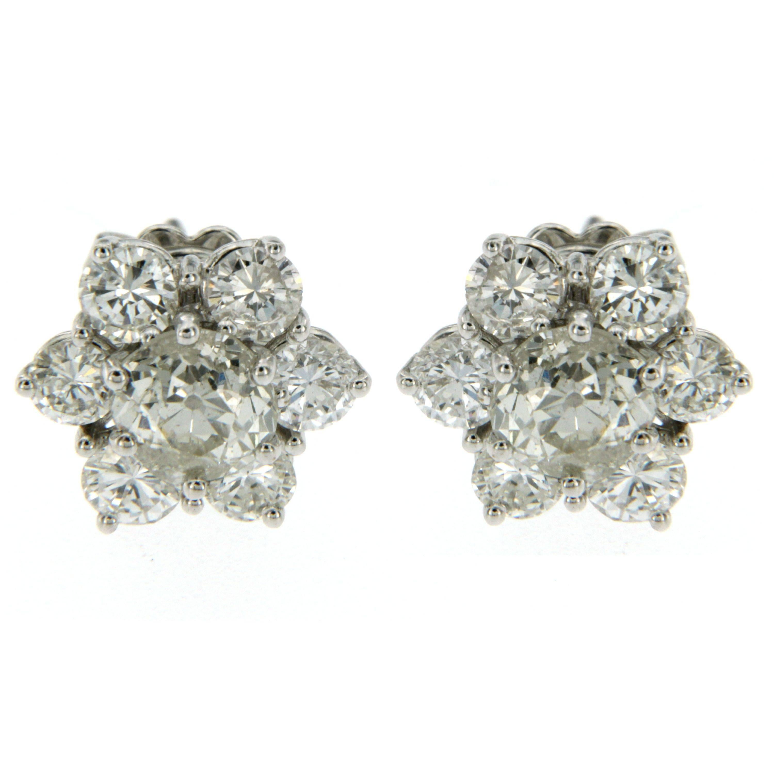 Edwardian 1930s 3.76 Carats Old Mine Cut Diamonds Gold Cluster Earrings