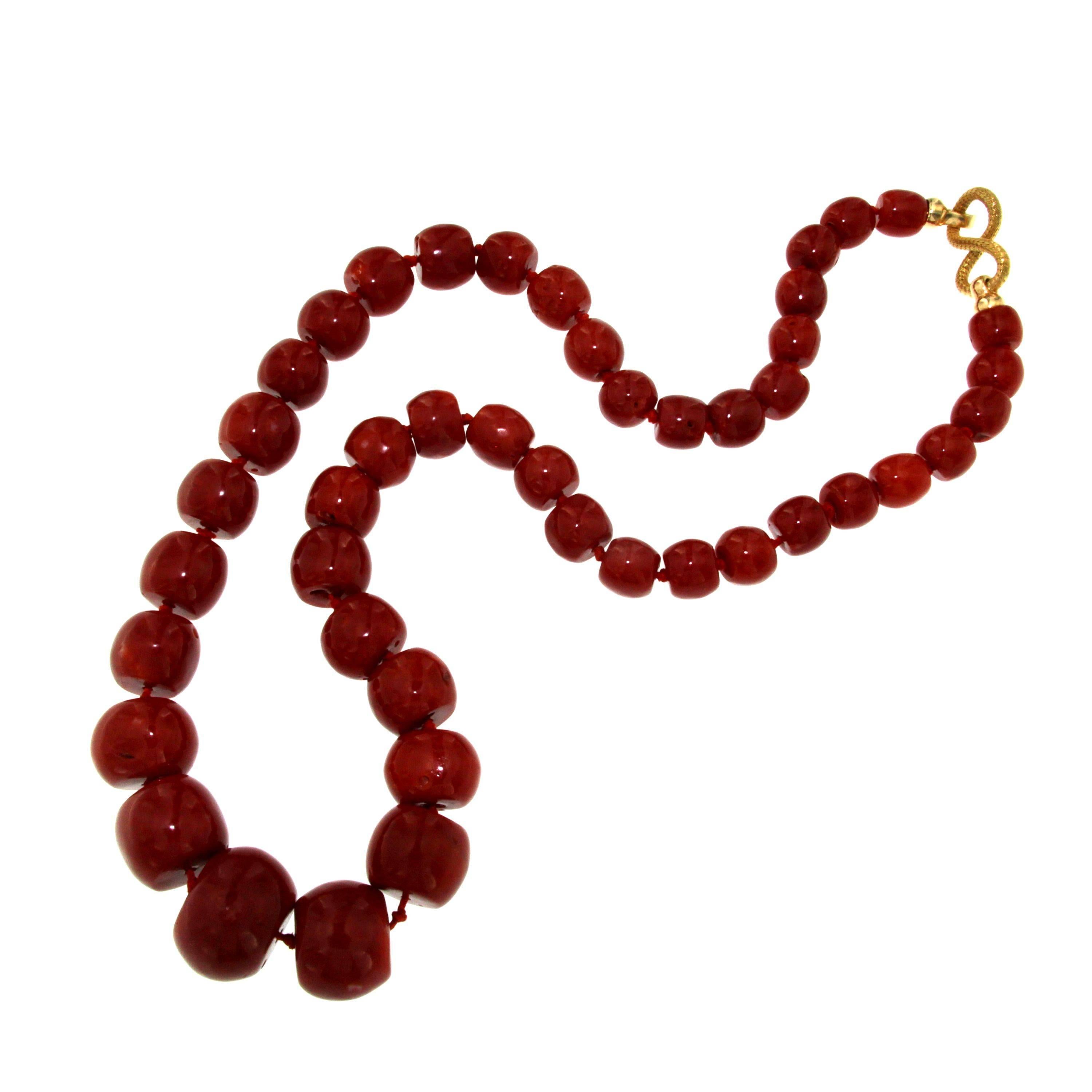 1960 Natural Aka Red Coral Gold Necklace