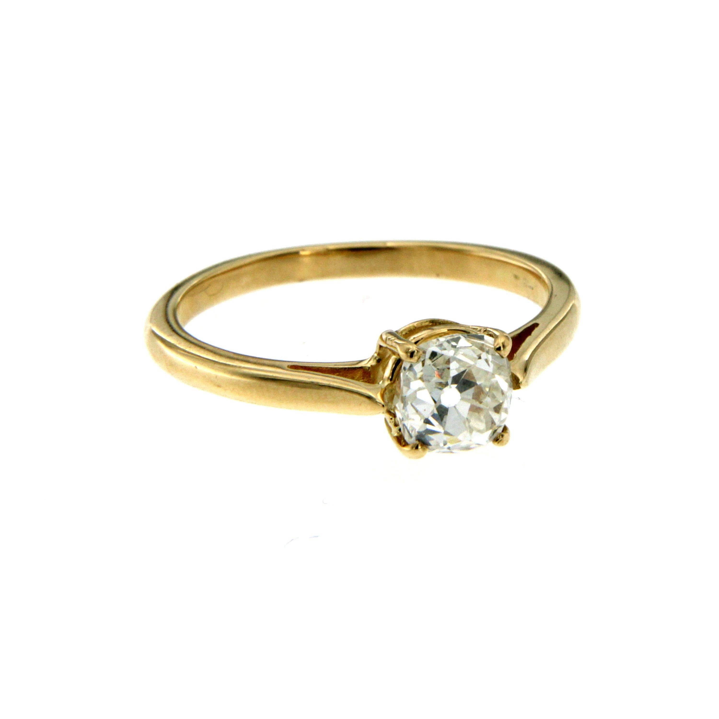 Exquisite and elegant Engagement ring, handmade in solid 18k yellow gold, dates 1940, perfect for everyday use

It is set with one sparkling European cut Diamond of 1.13 carat, graded H/I color vvs

CONDITION: Pre-Owned - Excellent 
METAL: 18k