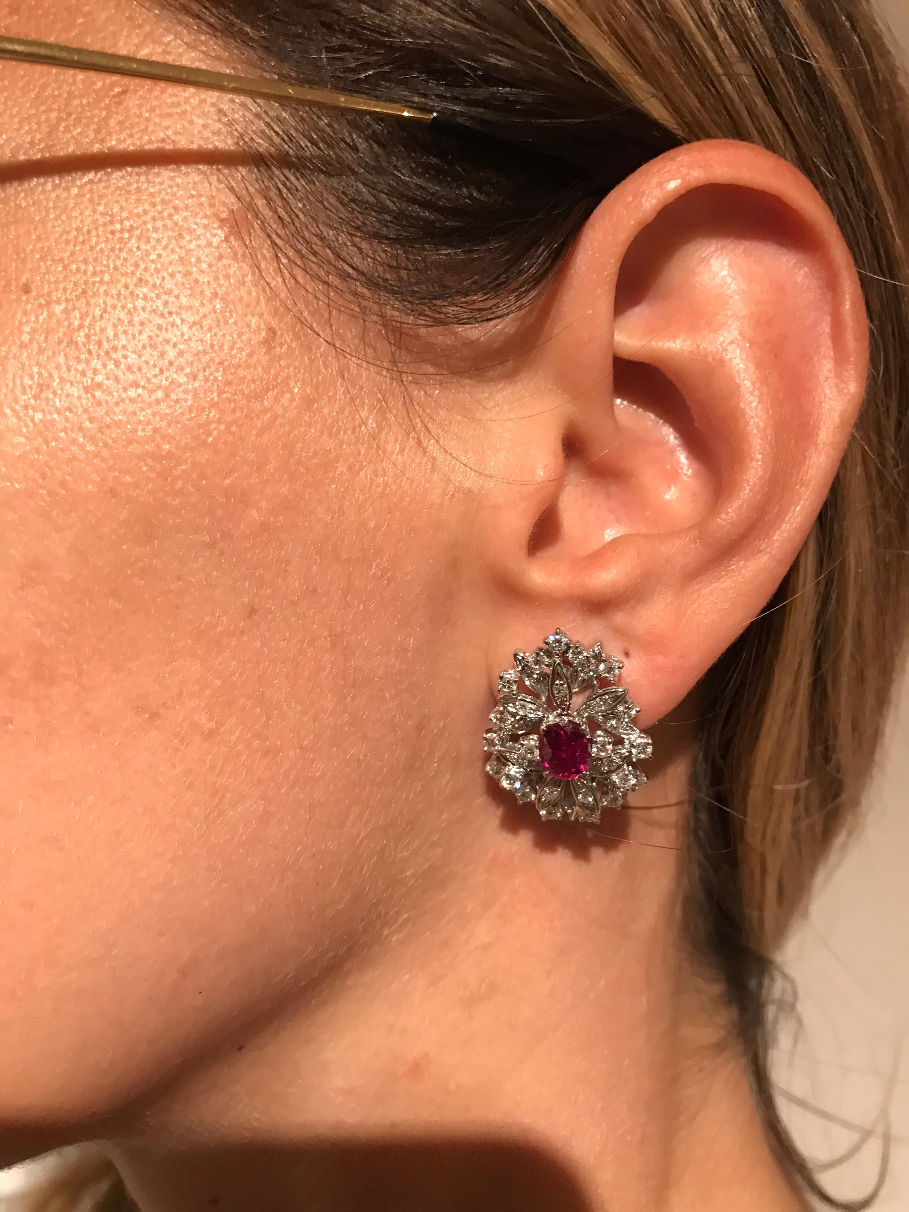 Flower Ruby and Diamond Cluster Earrings In Excellent Condition In Napoli, Italy