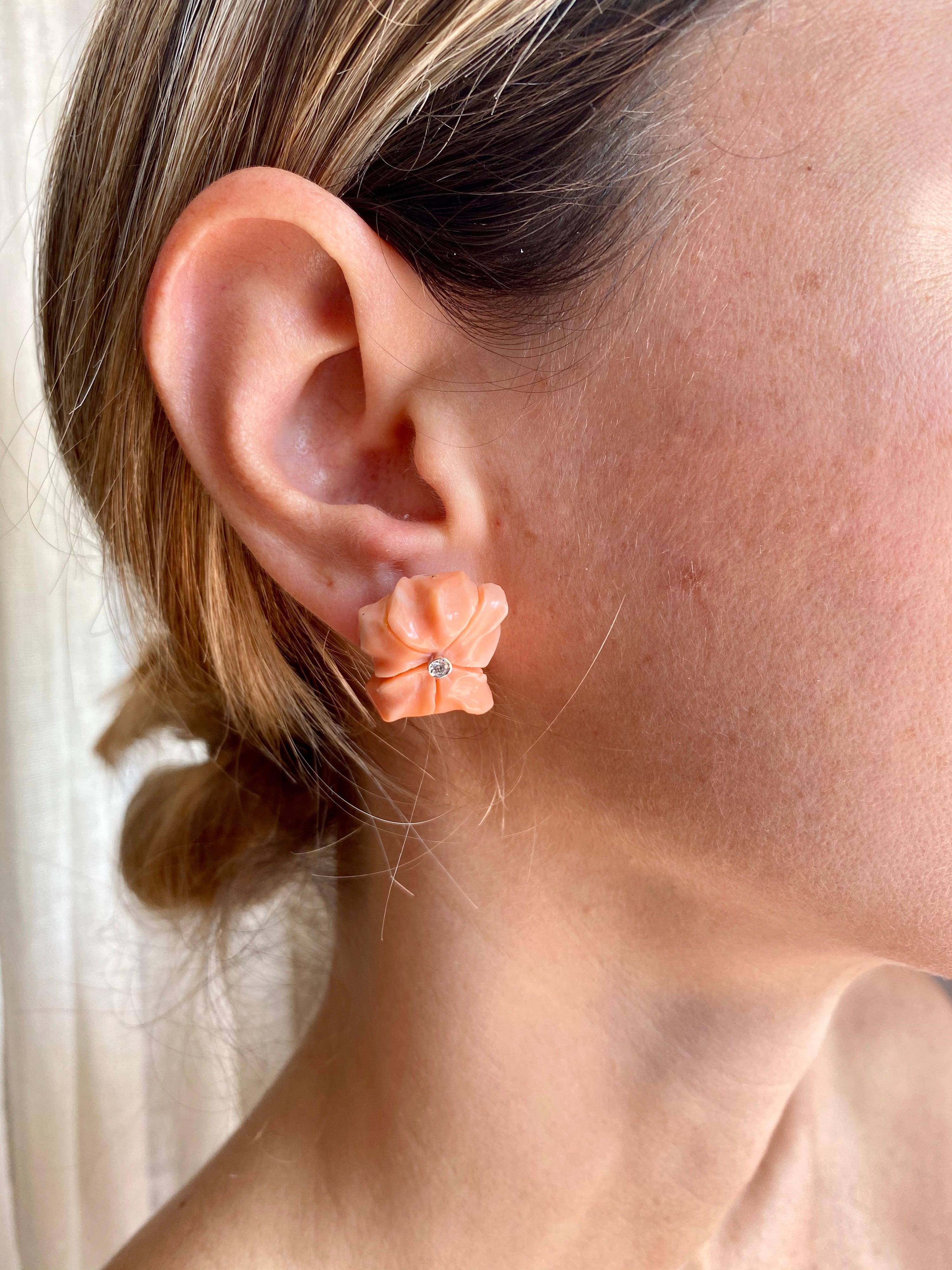 1960s Pink Coral Diamond Stud Earrings In Excellent Condition In Napoli, Italy