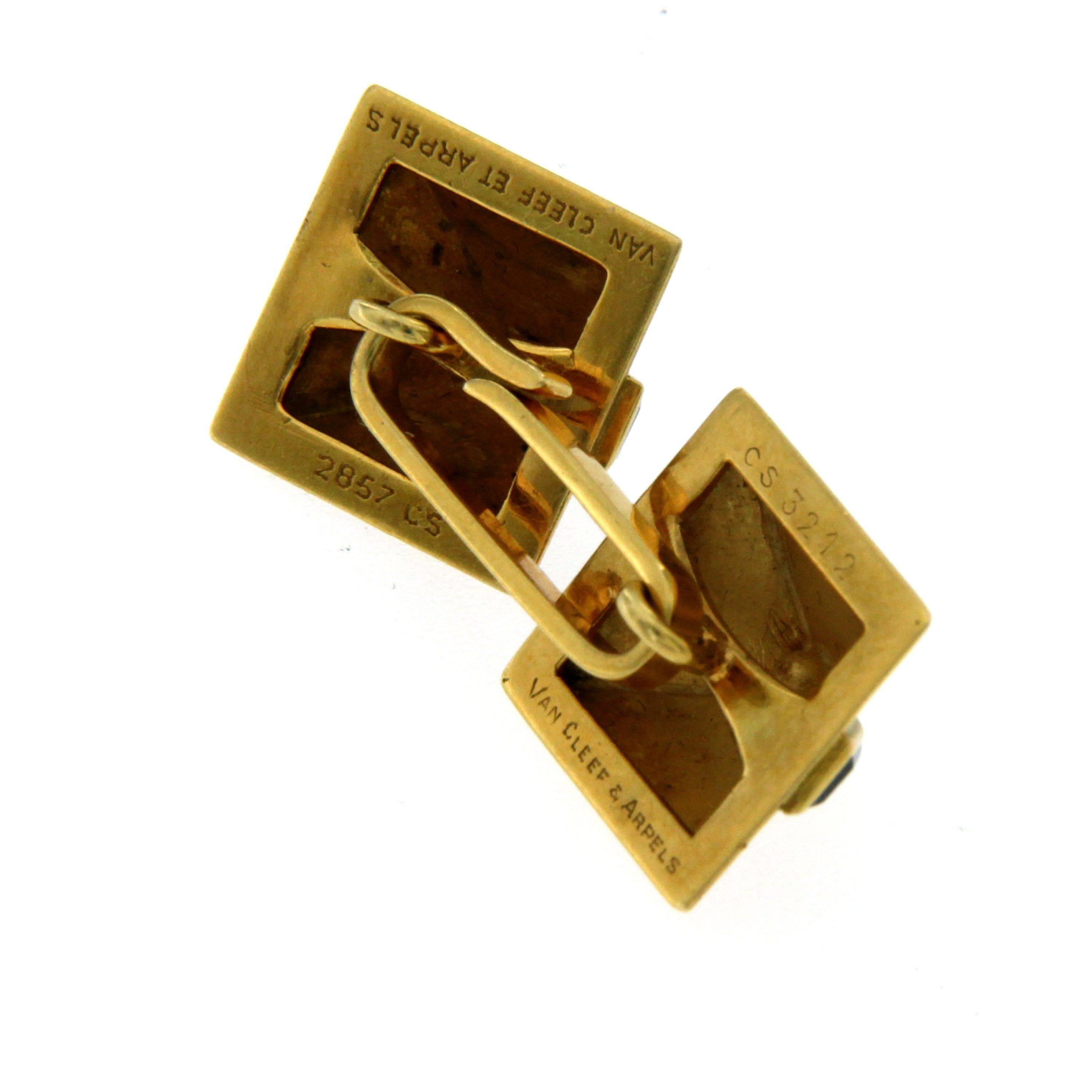 Women's or Men's Van Cleef & Arpels Sapphire Gold Cufflinks