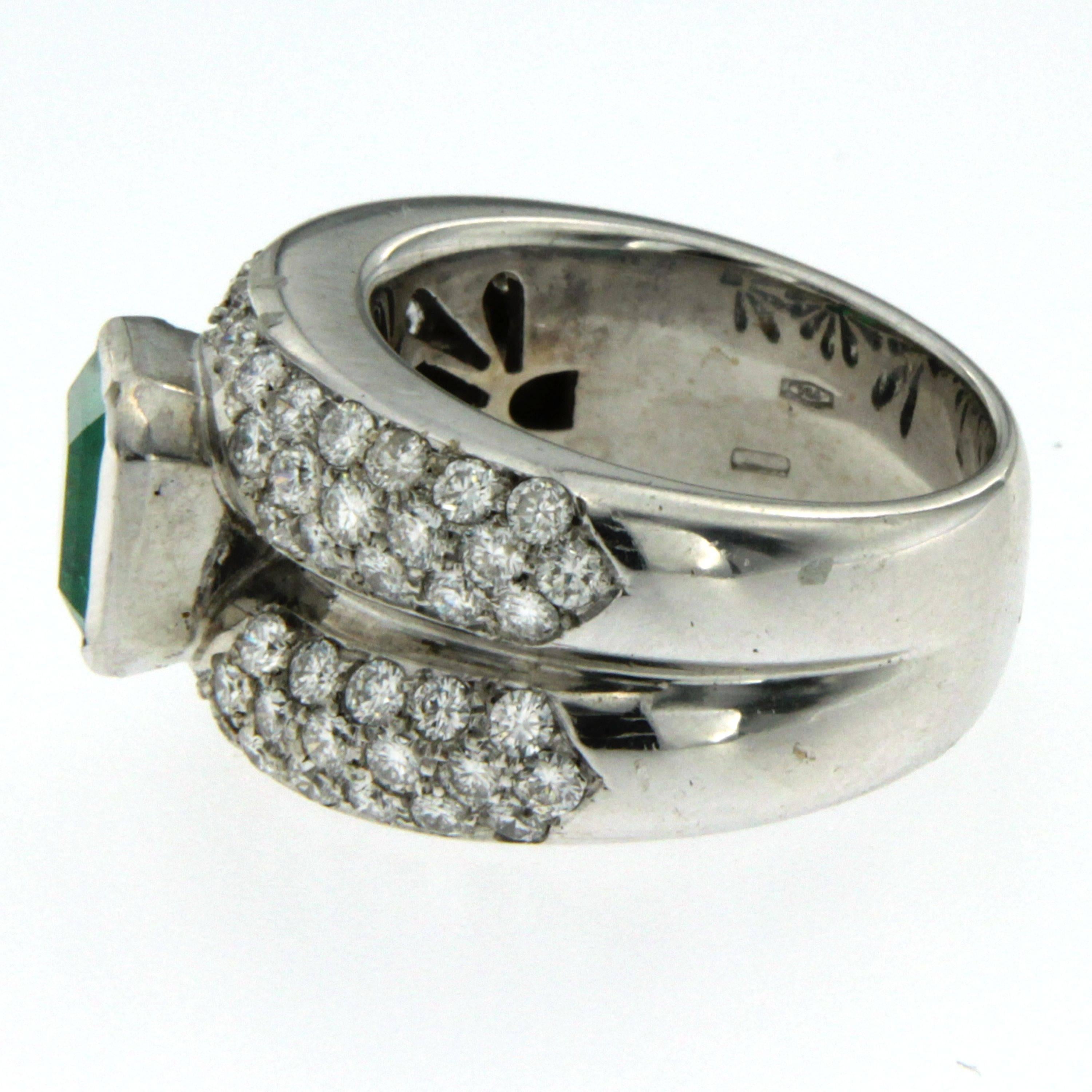 Women's 2.50 Carat Colombian Emerald Diamond Gold Ring