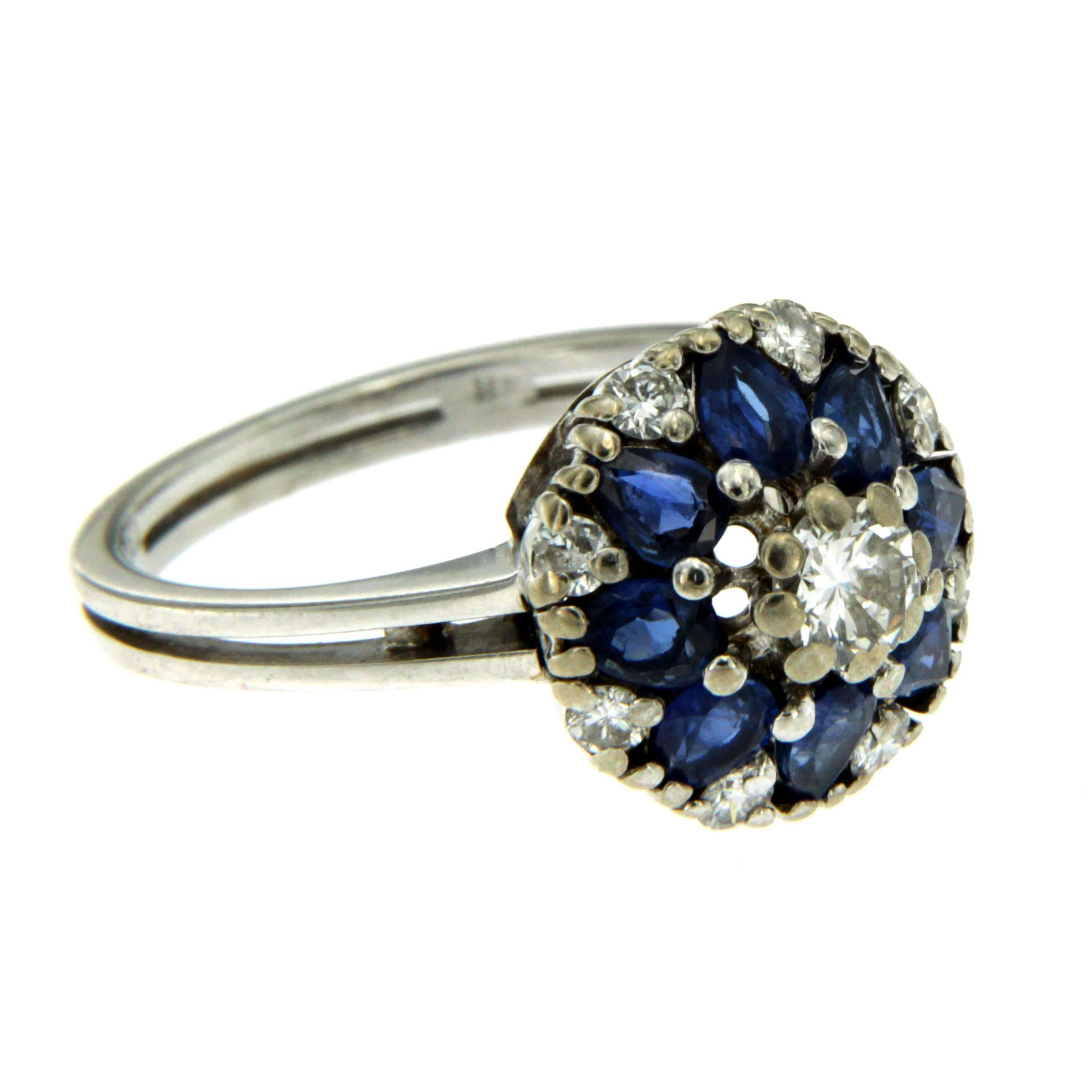 Sapphire Diamond Gold Cluster Ring In Excellent Condition In Napoli, Italy