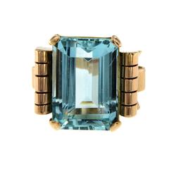 1940s 24 Carat Aquamarine Gold Ring