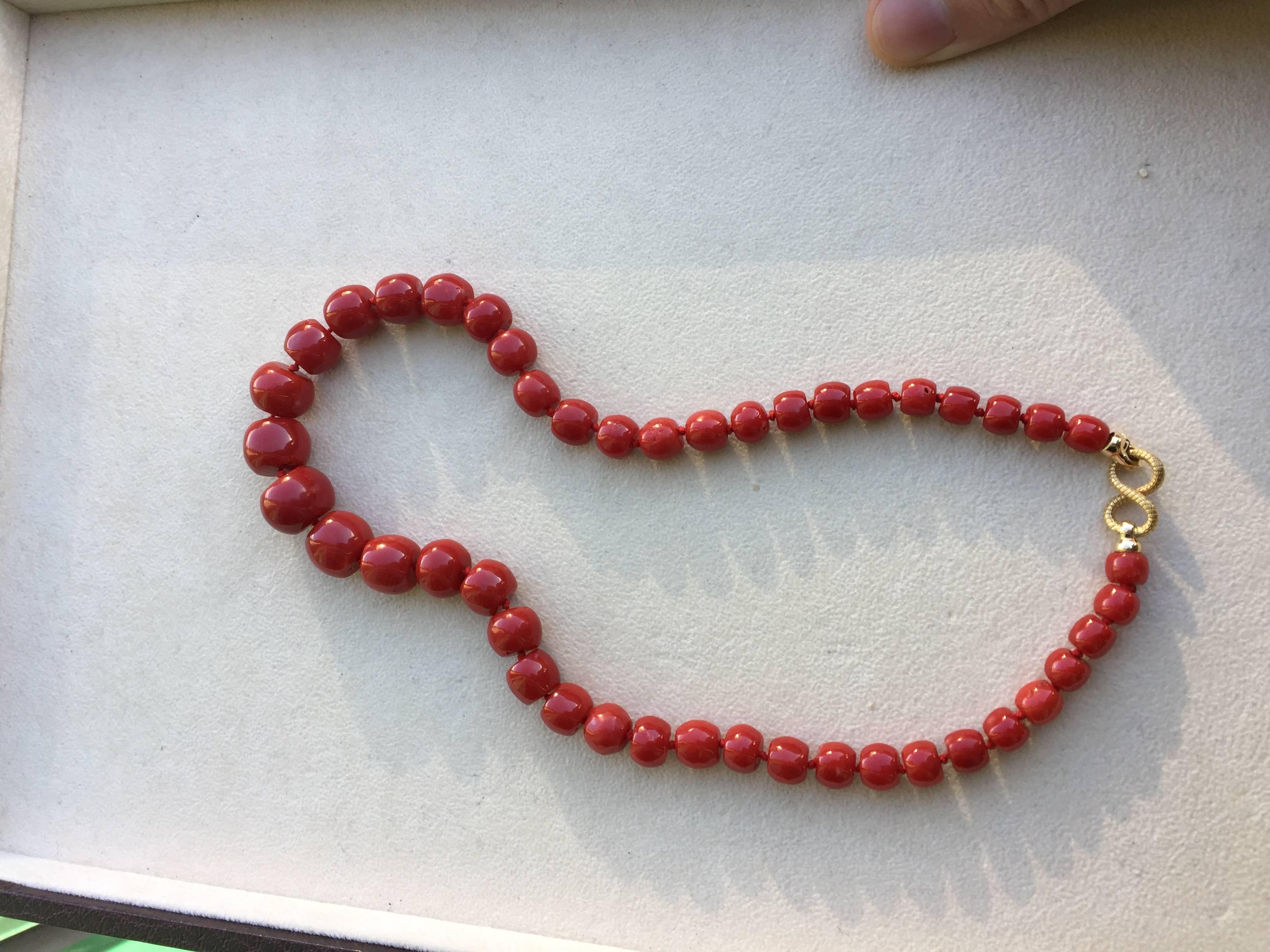1960 Natural Aka Red Coral Gold Necklace 1