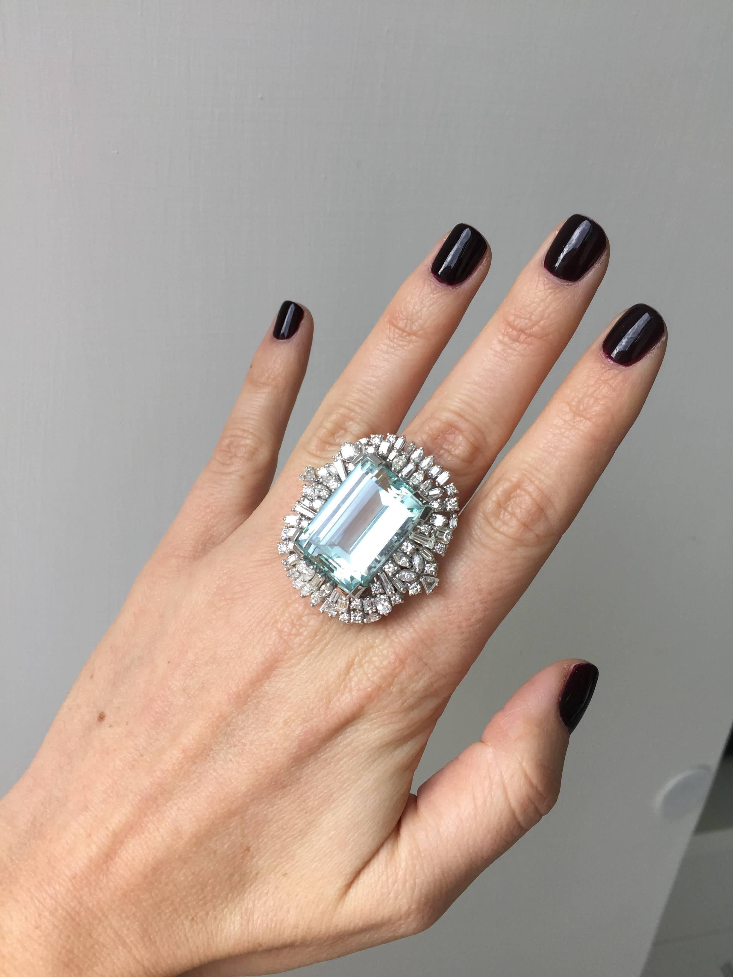 35 Carat Aquamarine Diamond Gold Ring 2