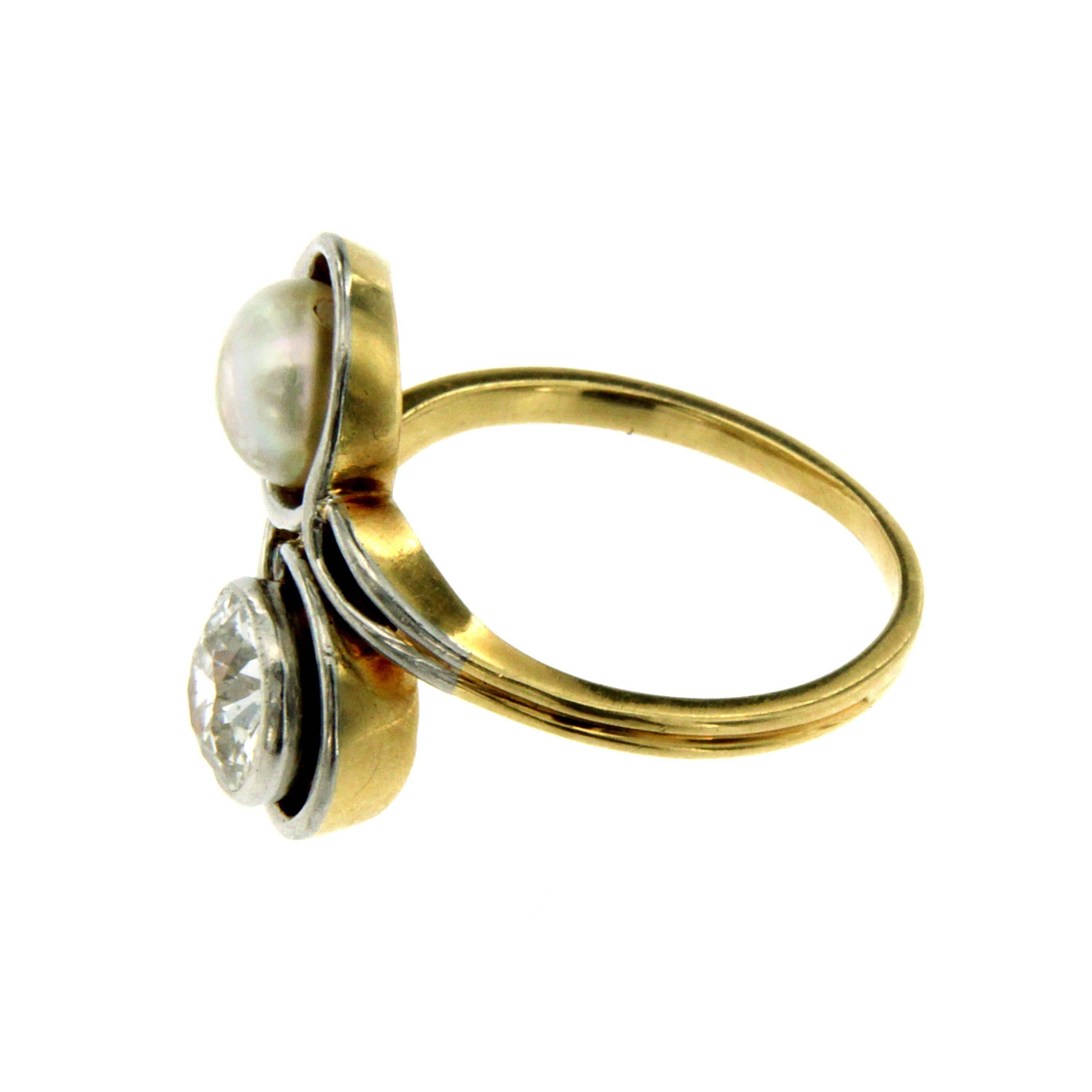 Antique Diamond Pearl Platinum Gold Vous et Moi Ring In Excellent Condition In Napoli, Italy