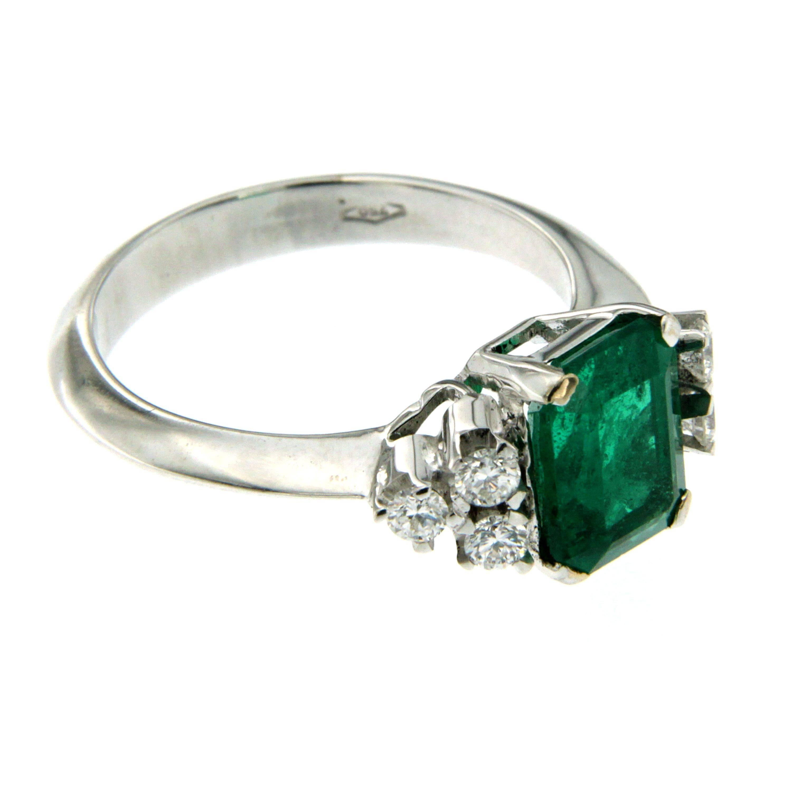 Women's Natural 2.09 Carat Colombian Emerald Diamond Gold Ring