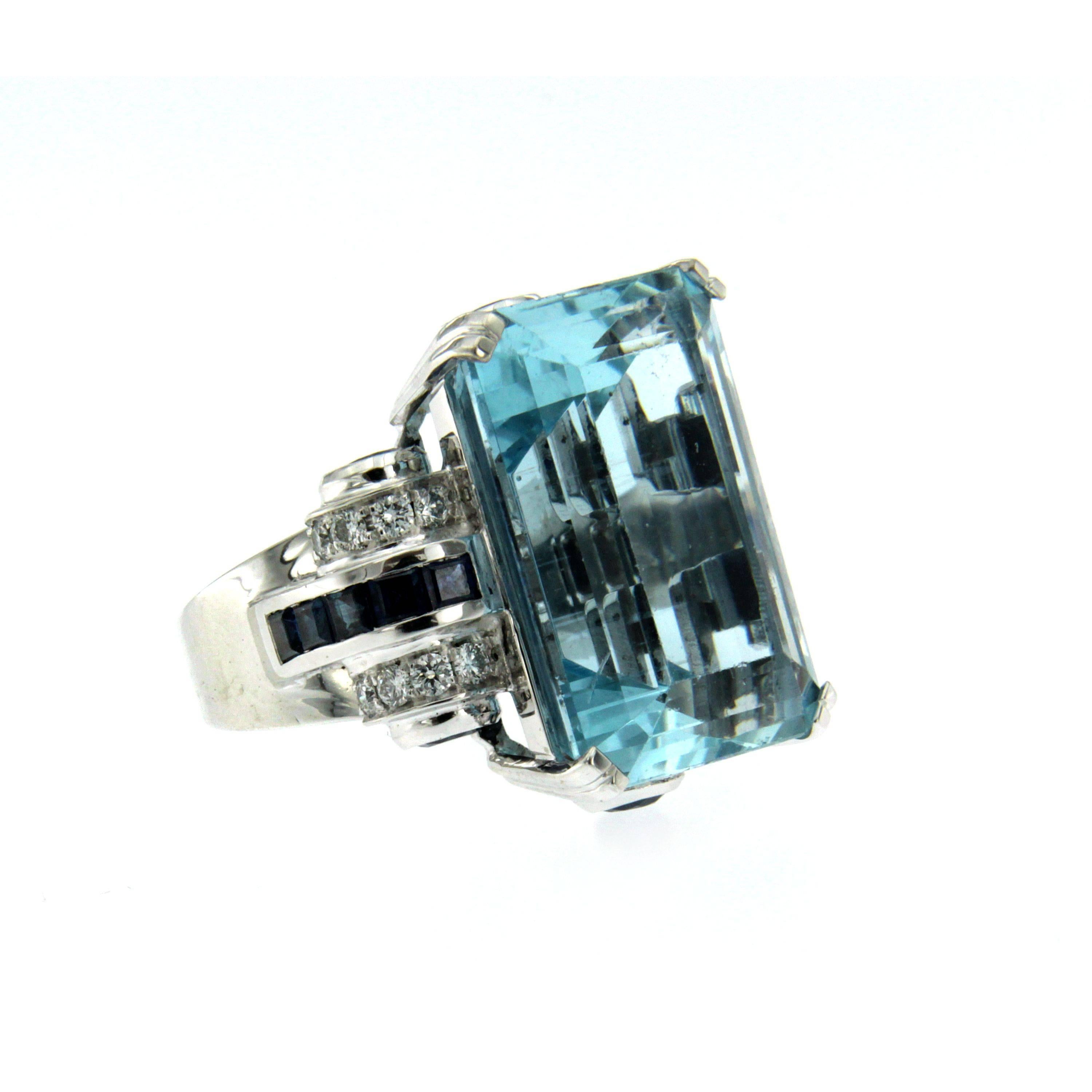 26.45 Carat Aquamarine Sapphire Diamond Gold Ring In Excellent Condition In Napoli, Italy