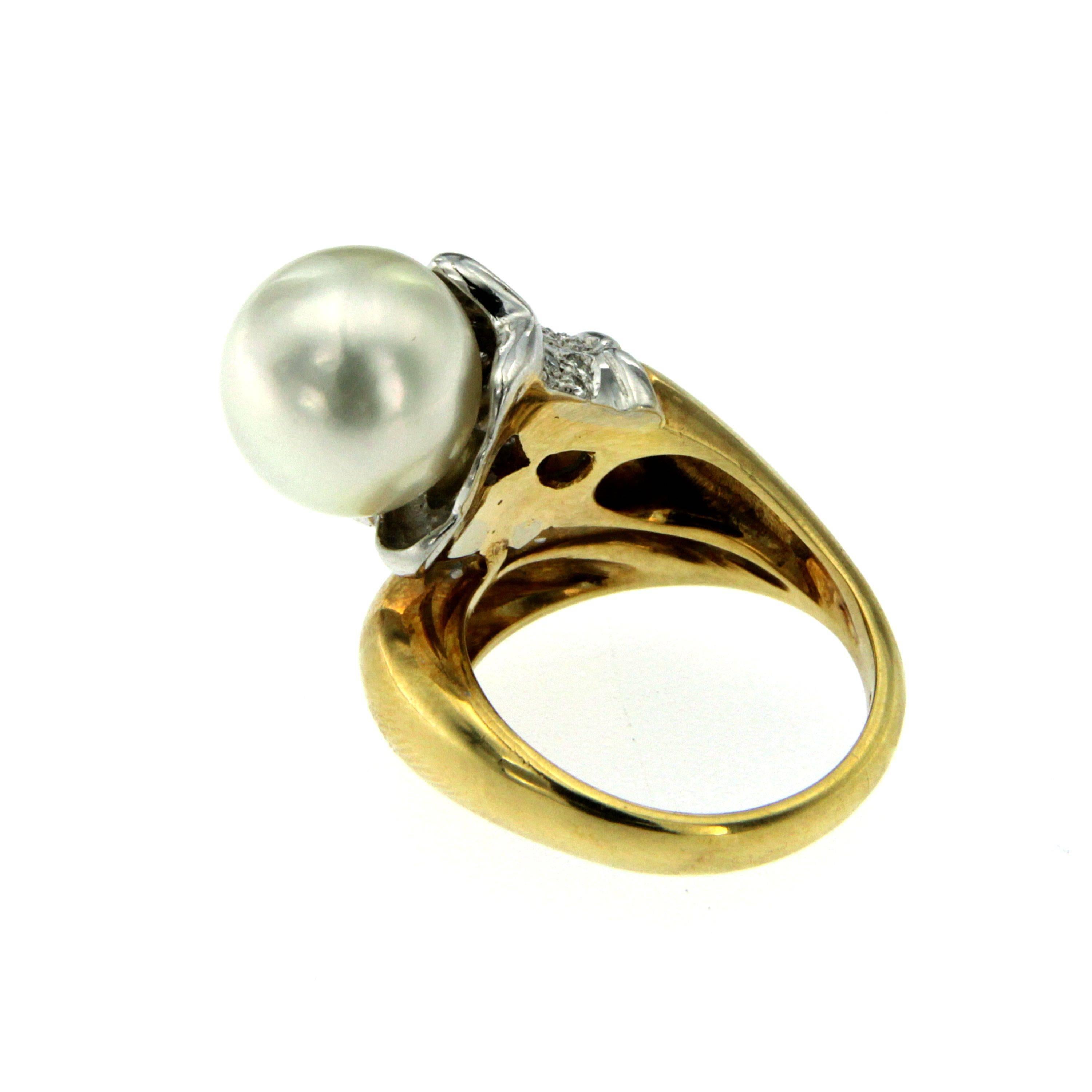 Retro South Sea Pearl Diamond Gold Ring In Excellent Condition In Napoli, Italy