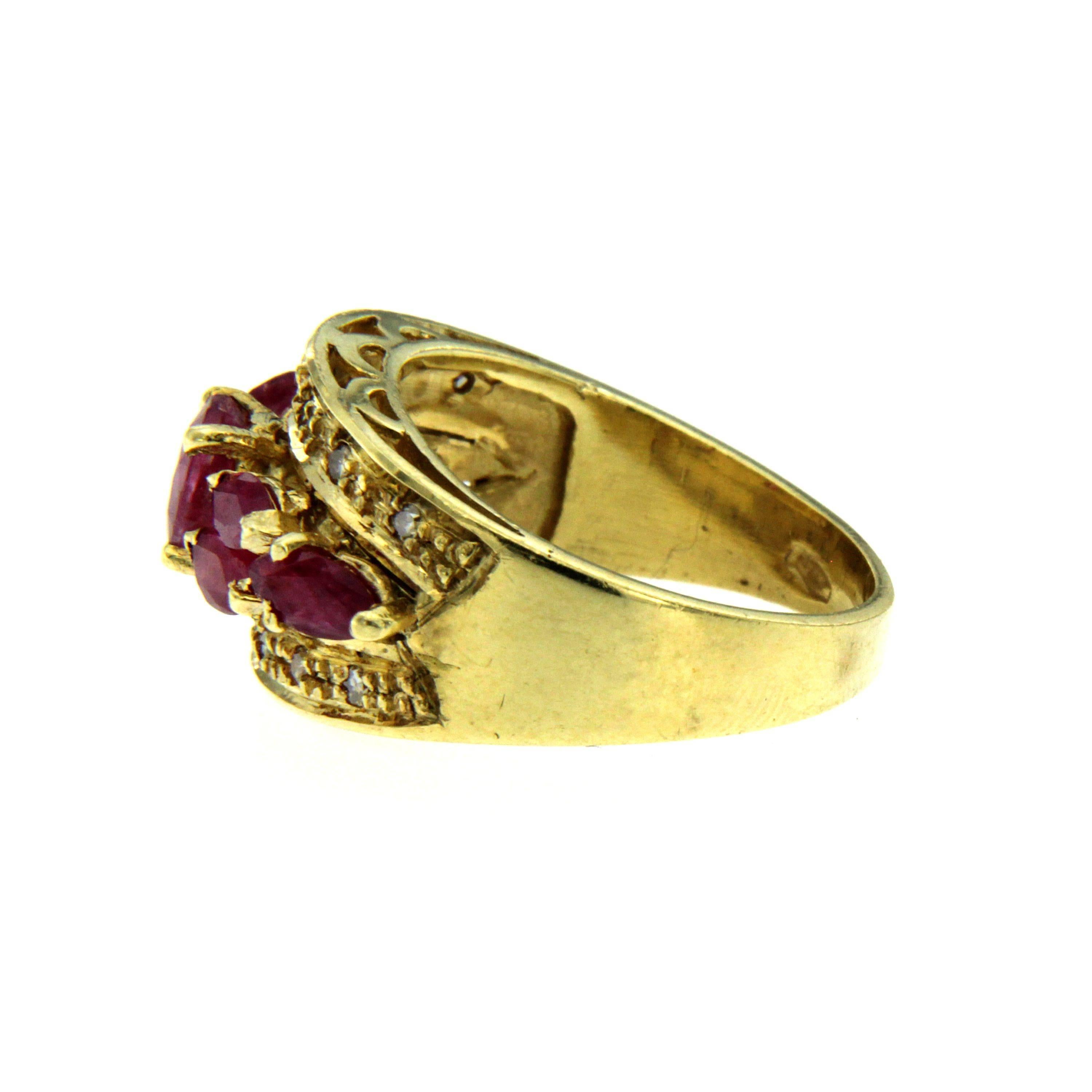 Retro Ruby Diamond Gold Ring In Excellent Condition In Napoli, Italy