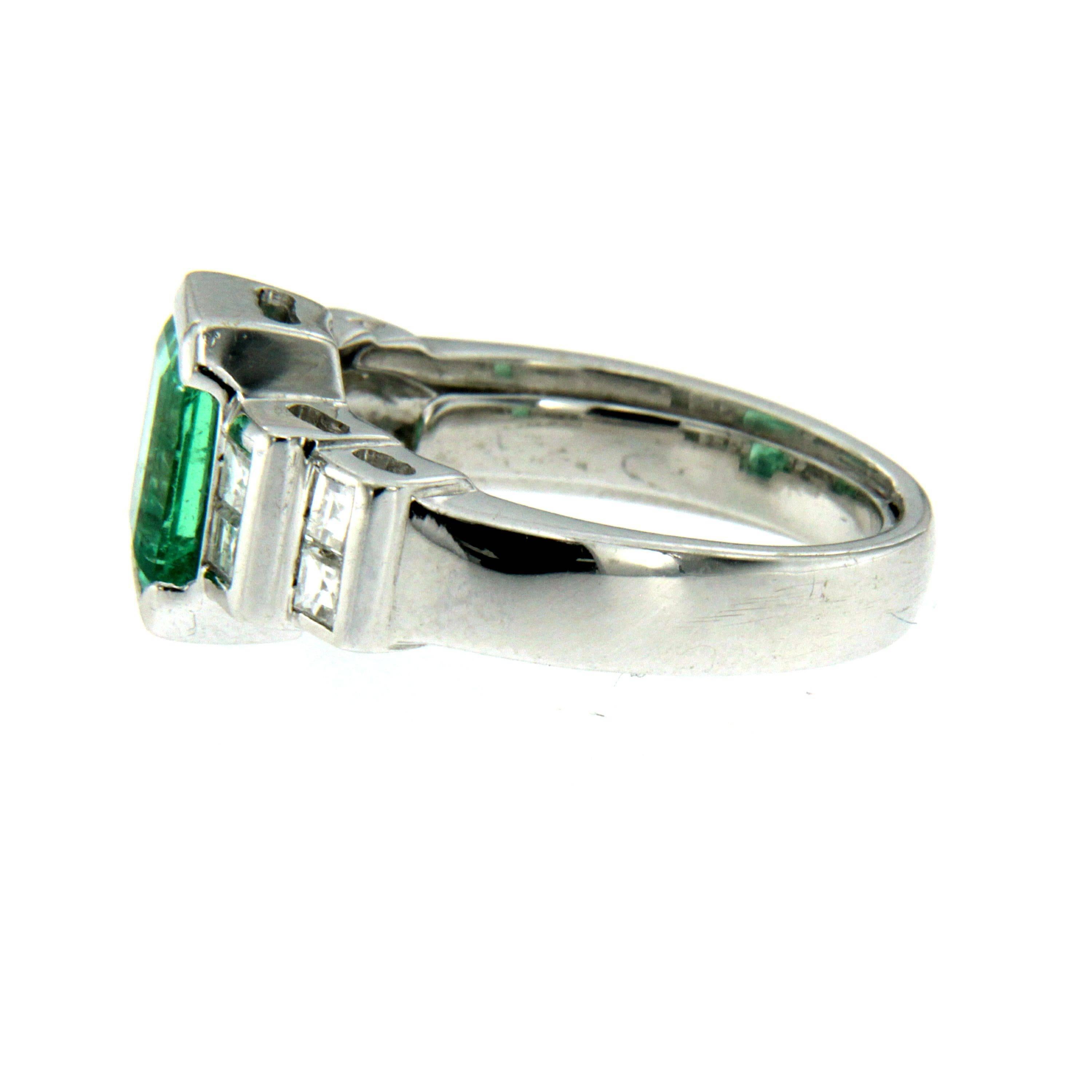 Art Deco 2.20 Carat Colombian Emerald Diamond Gold Ring