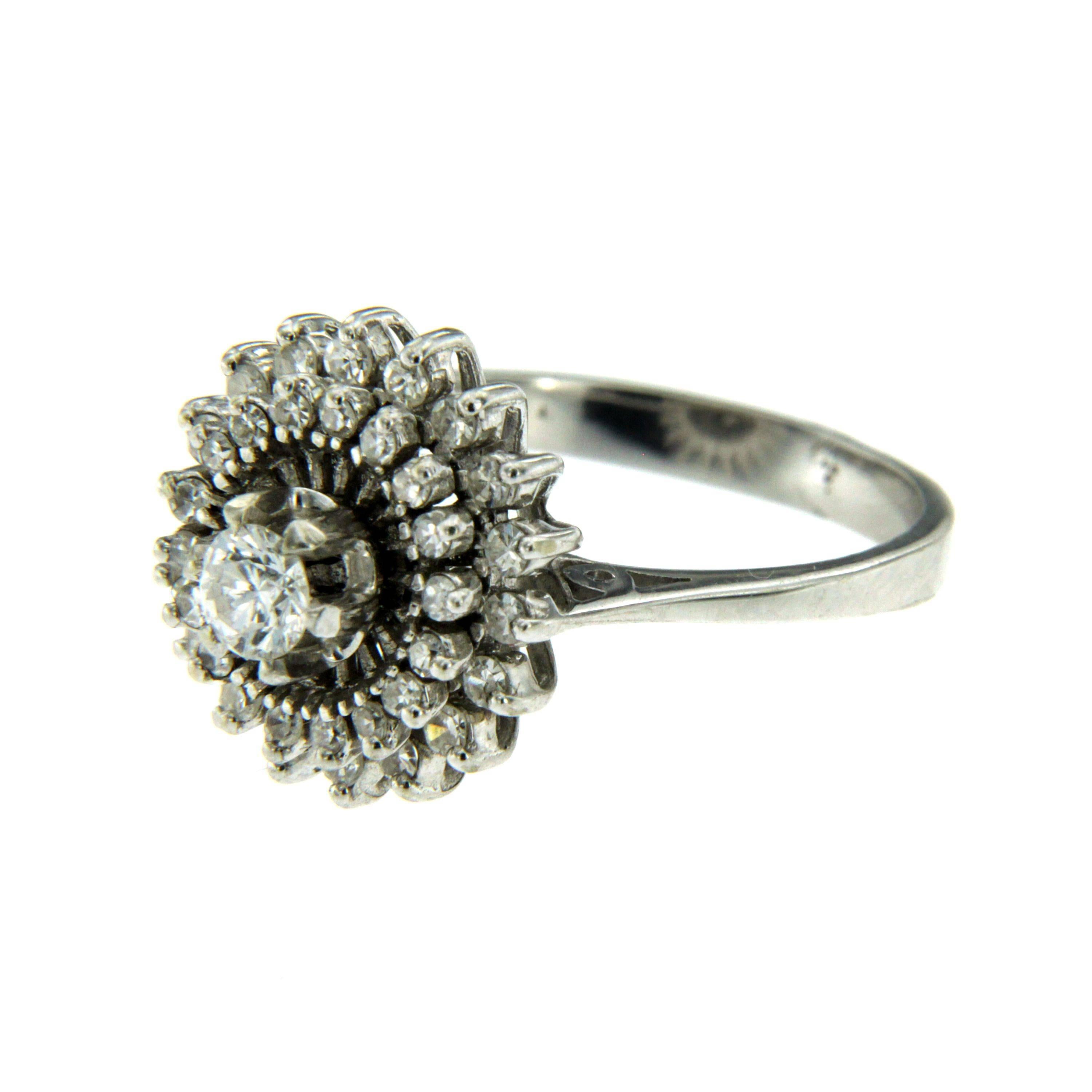 Diamond Gold Flower Cluster Ring In Excellent Condition In Napoli, Italy