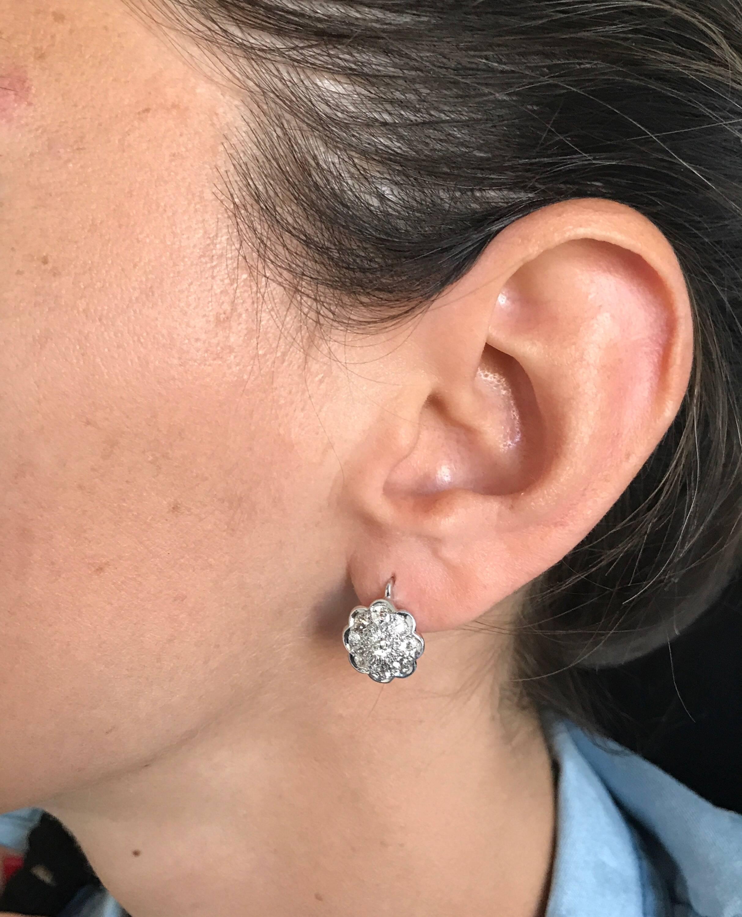 Diamant-Gold-Cluster-Ohrringe Damen im Angebot