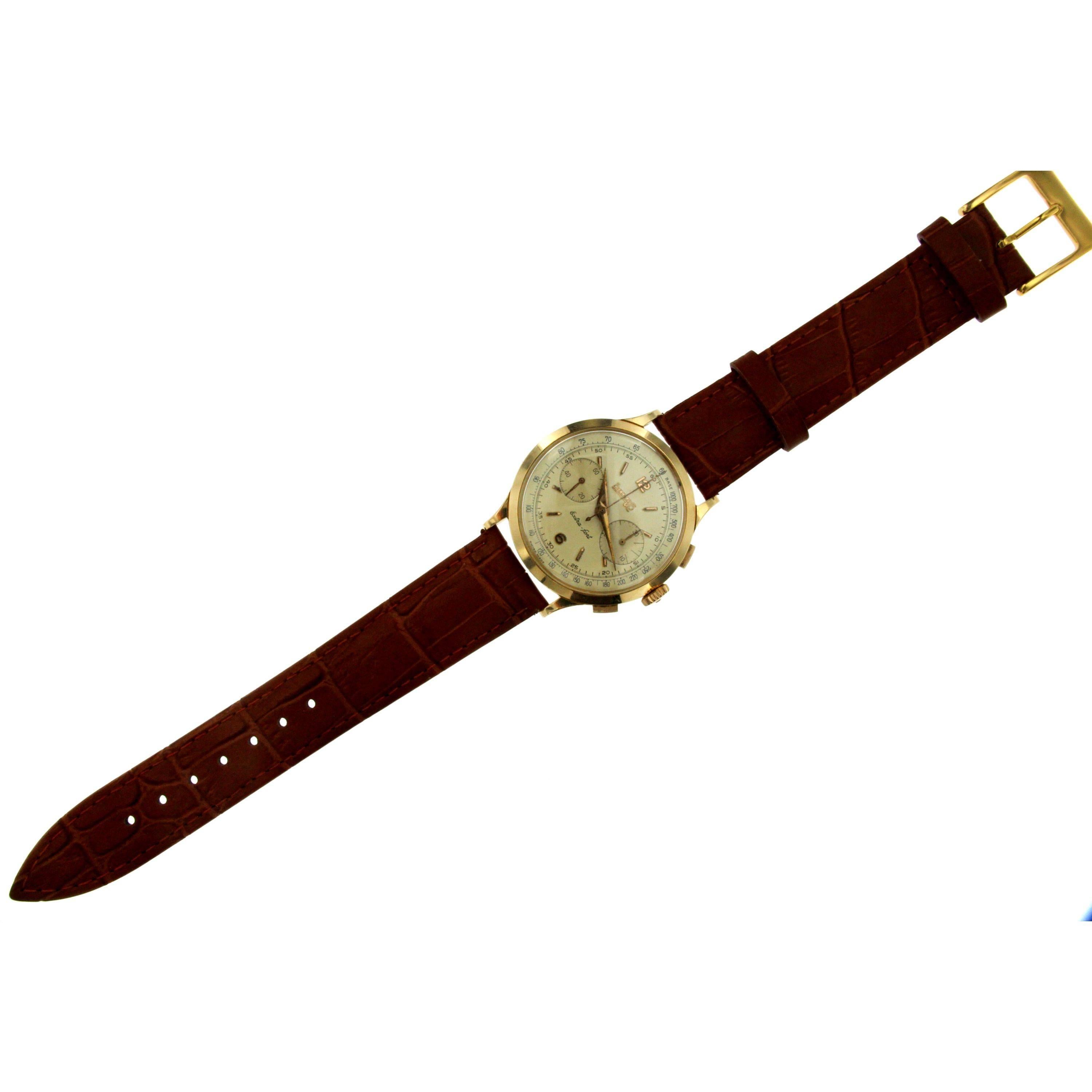 Eberhard & Co. Extra-Fort Yellow Gold Chronograph Wristwatch In Excellent Condition In Napoli, NA